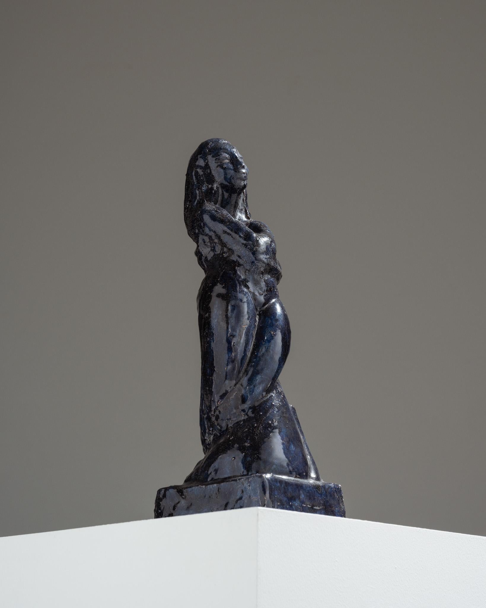 Sculpture de sirène en céramique émaillée bleue, années 1920 en vente 3