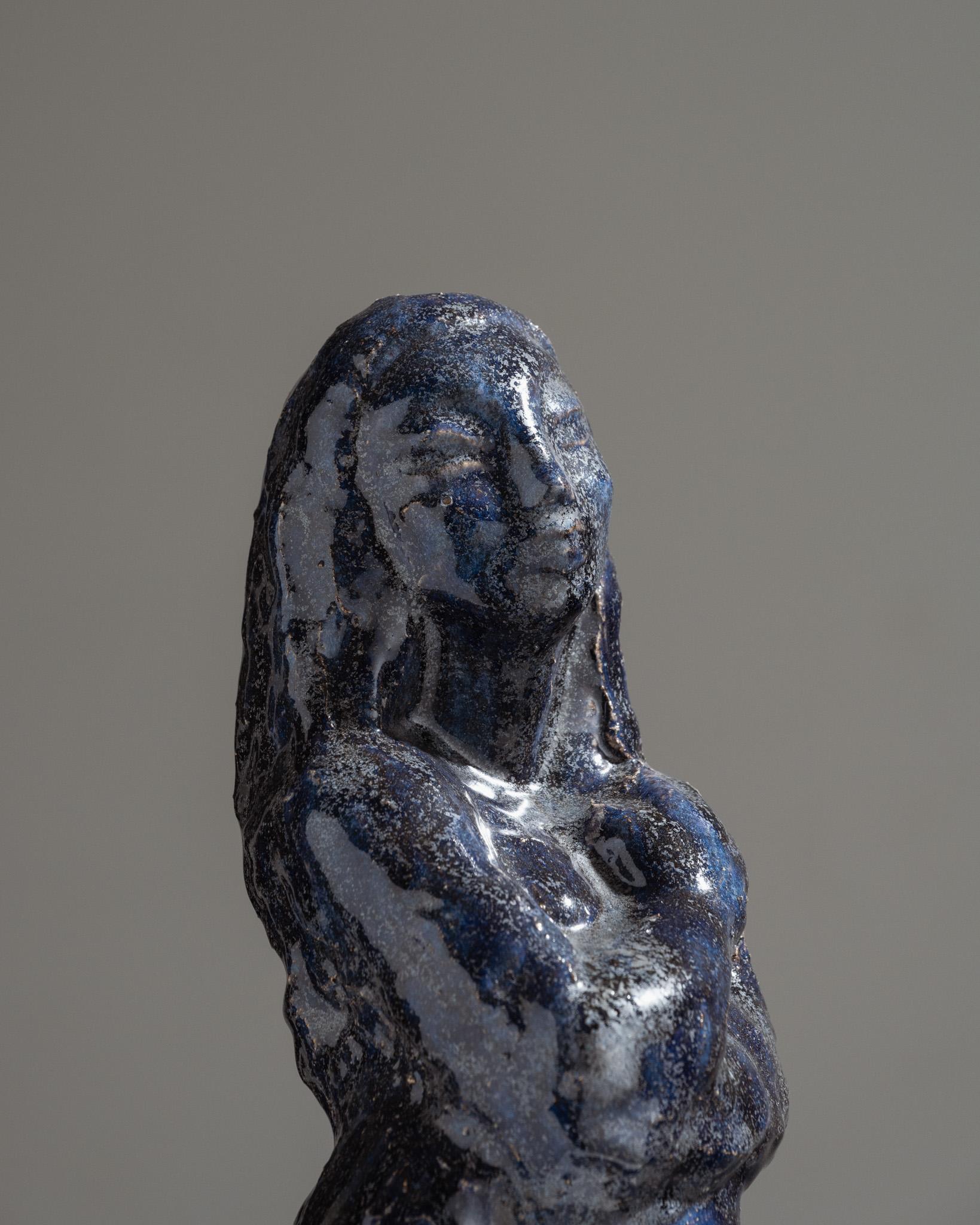 Sculpture de sirène en céramique émaillée bleue, années 1920 en vente 5