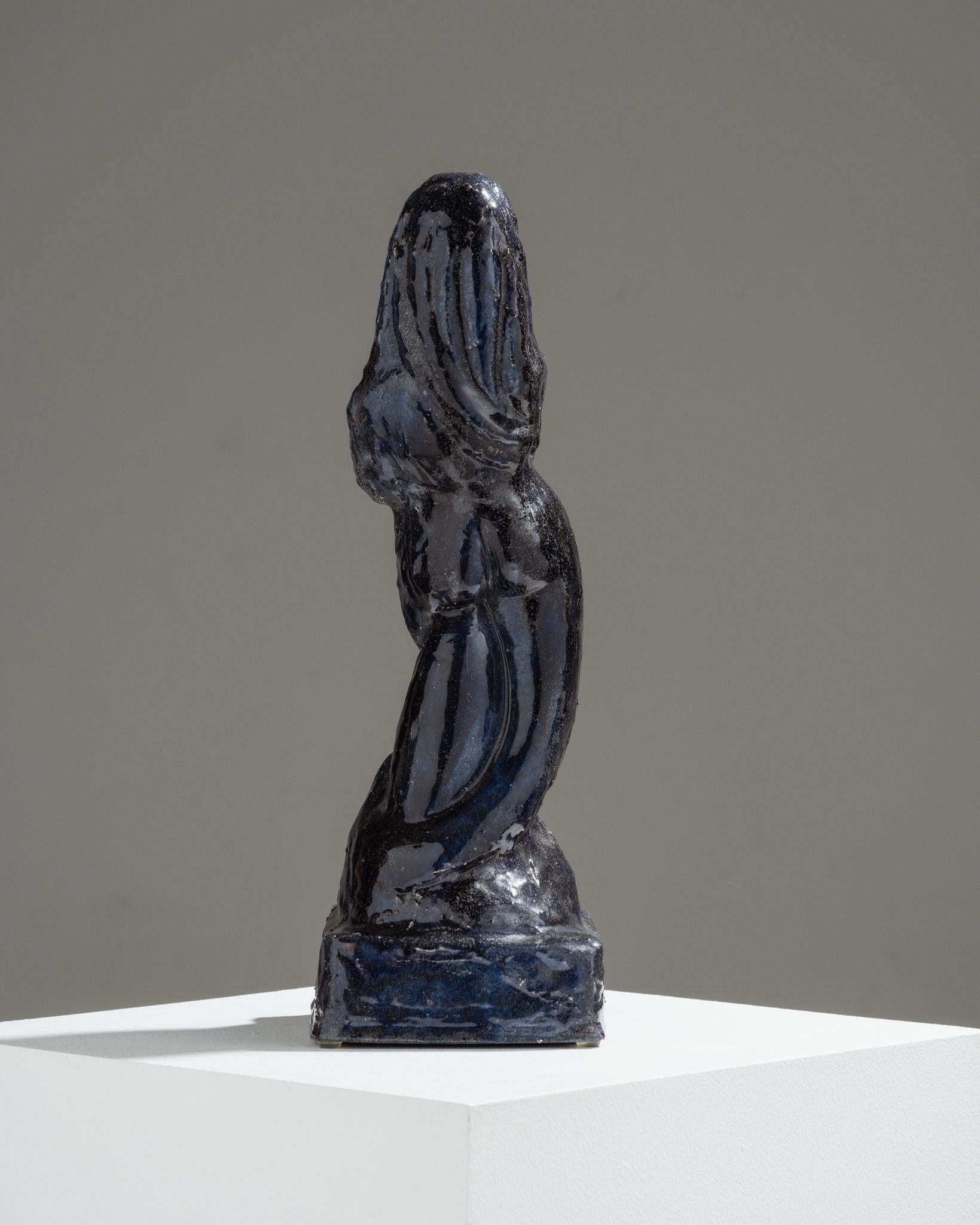 20ième siècle Sculpture de sirène en céramique émaillée bleue, années 1920 en vente