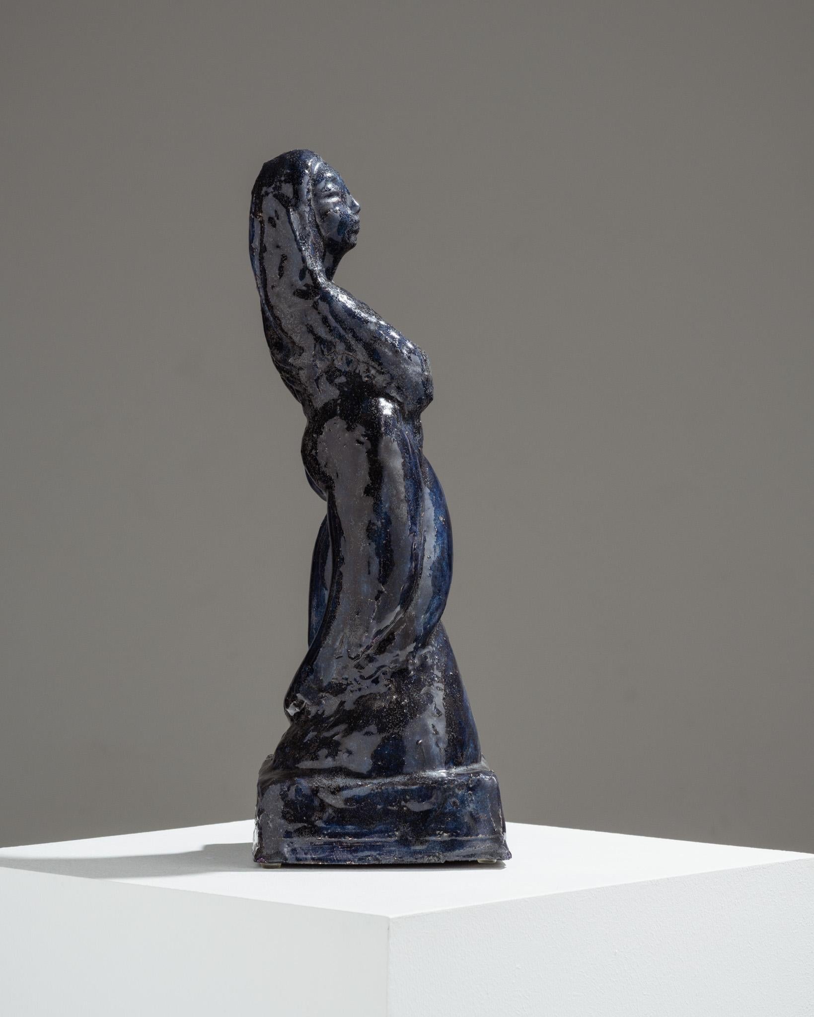 Céramique Sculpture de sirène en céramique émaillée bleue, années 1920 en vente