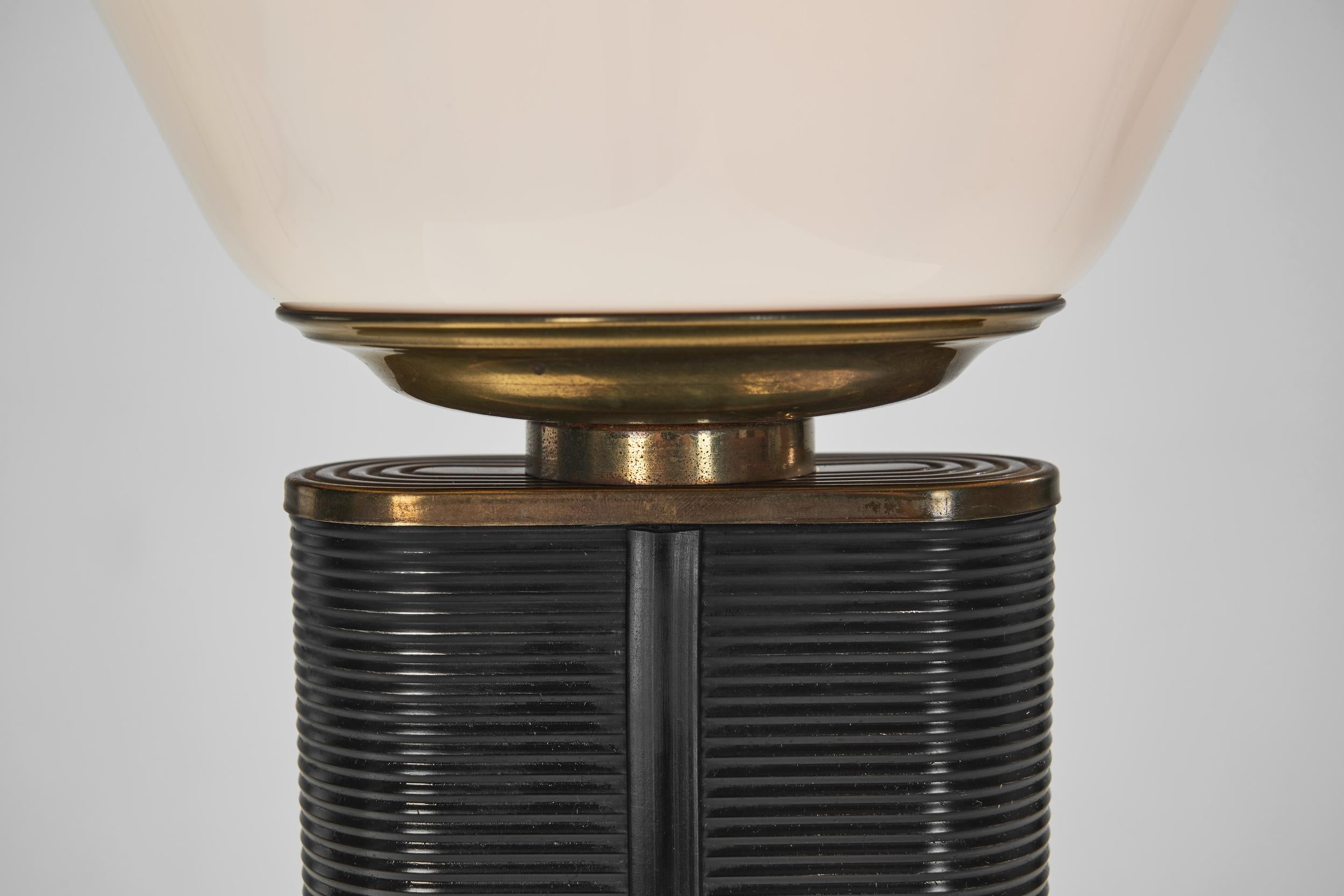 Meerjungfrau Tischlampe von Eileen Gray für Jumo, Frankreich ca 1950s im Angebot 6