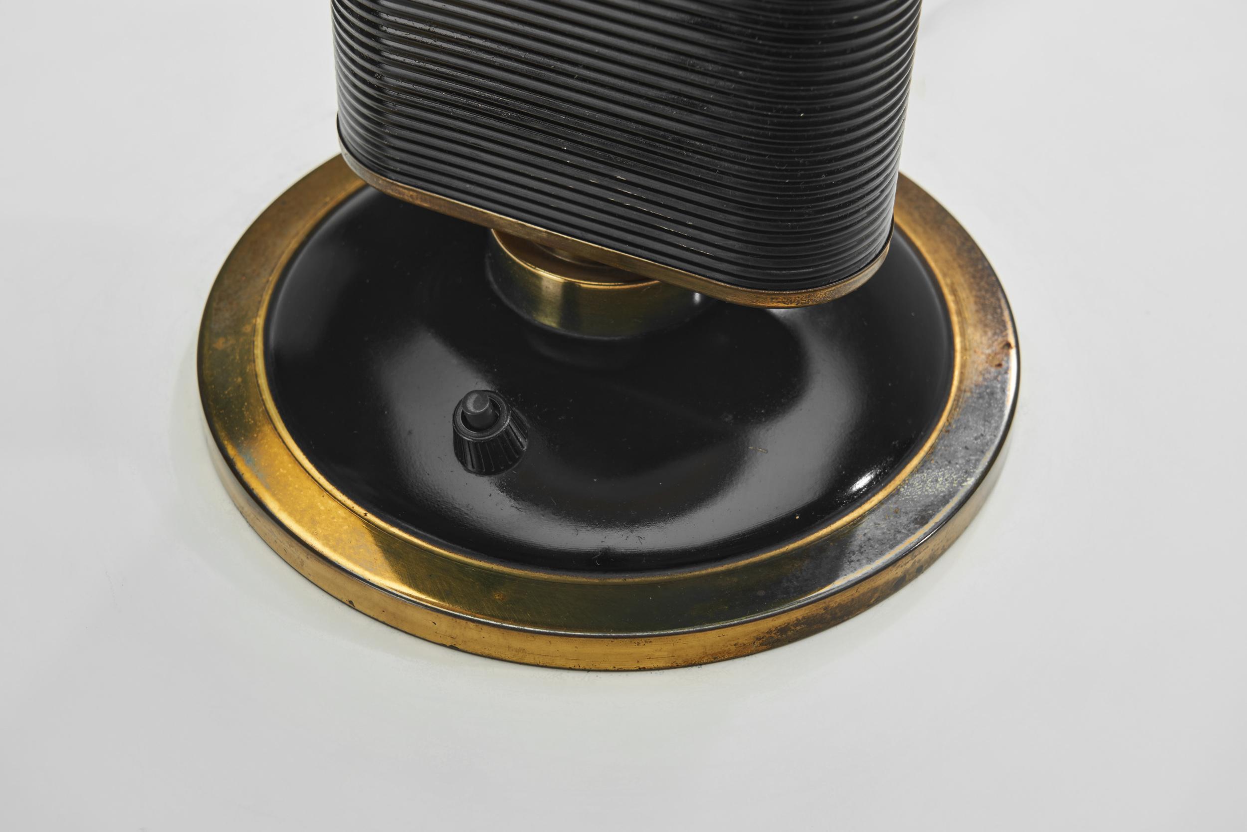 Meerjungfrau Tischlampe von Eileen Gray für Jumo, Frankreich ca 1950s im Angebot 11