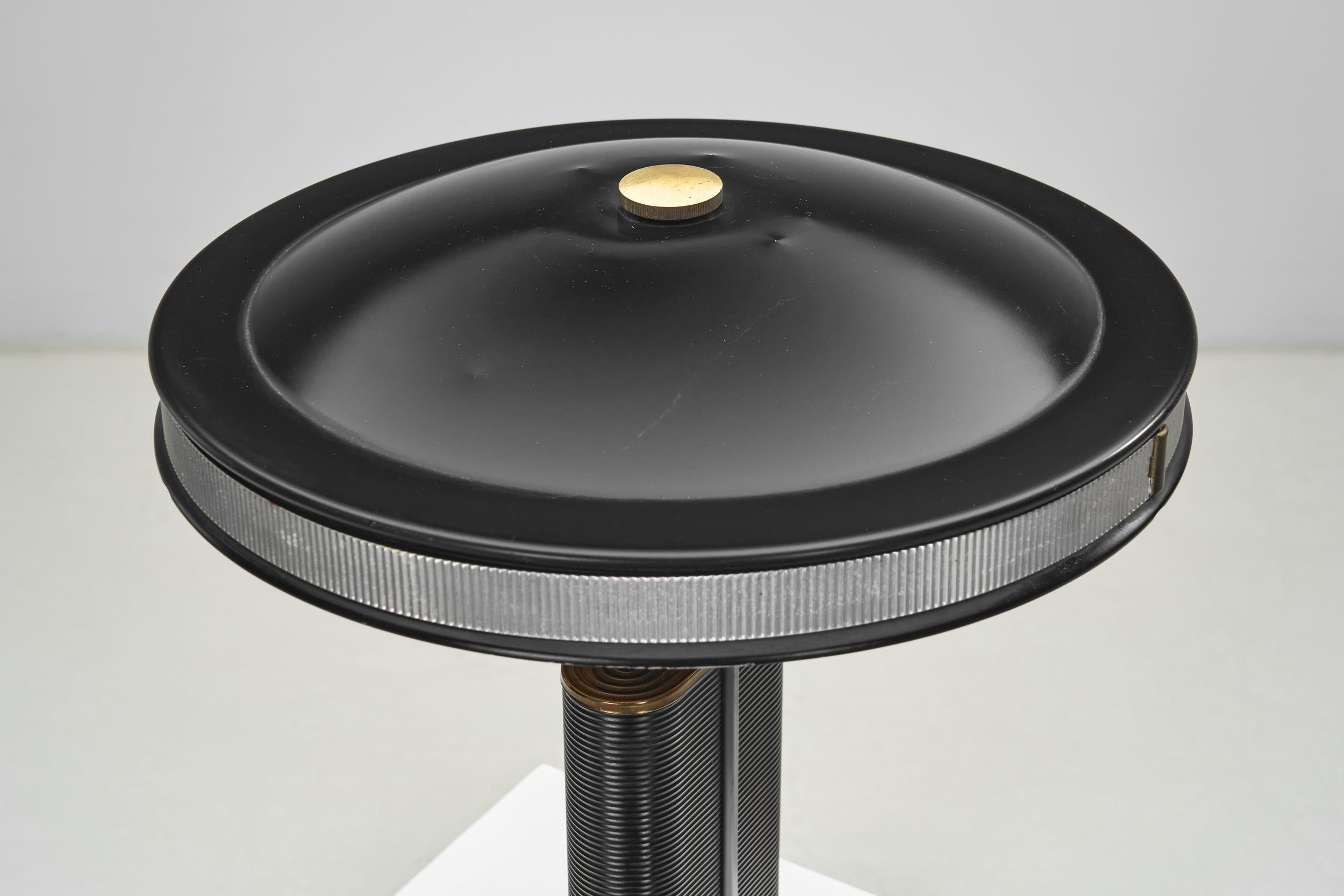 Meerjungfrau Tischlampe von Eileen Gray für Jumo, Frankreich ca 1950s im Angebot 2