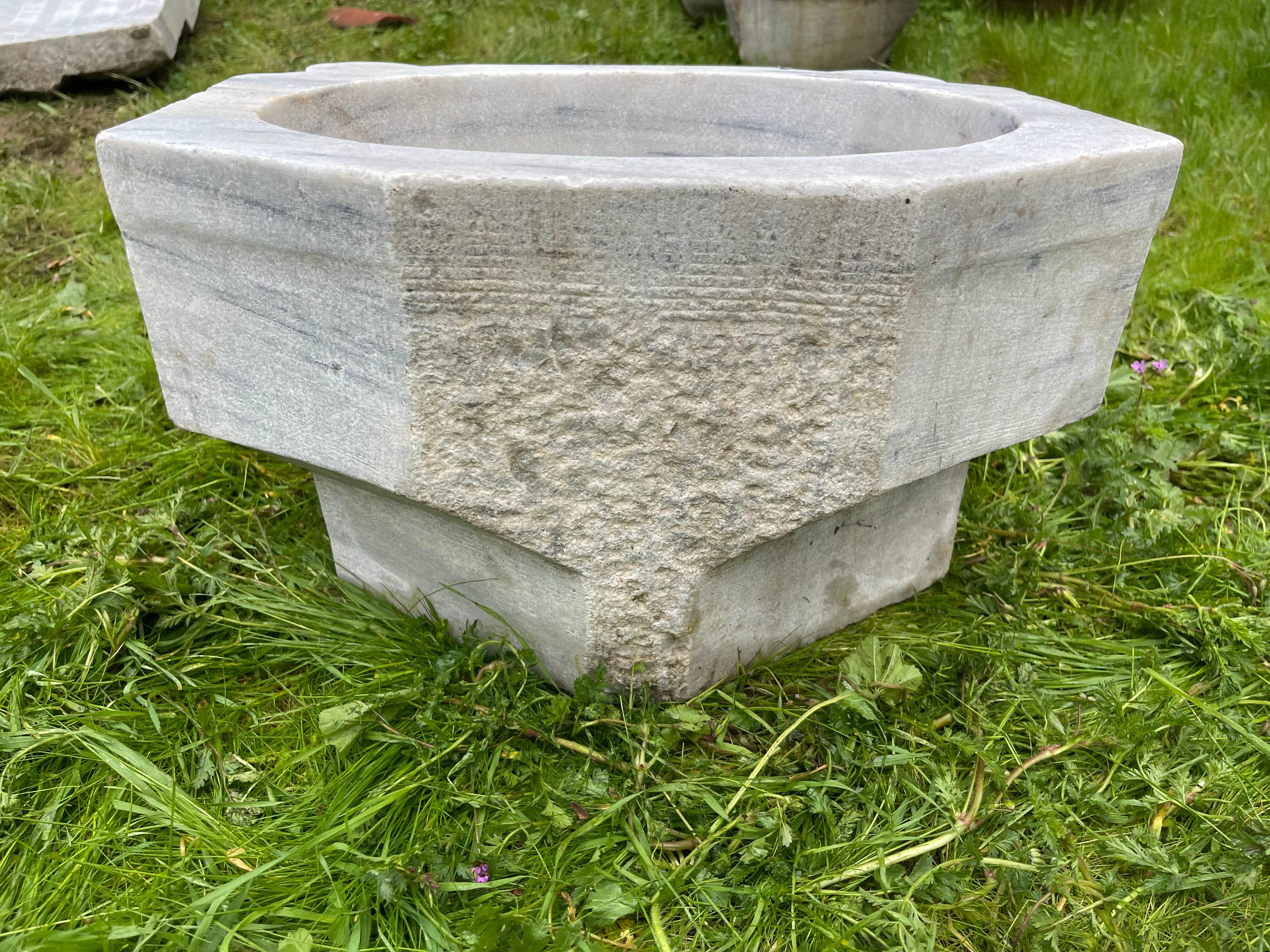 Mermer Kurna (bol de bain en marbre) Bon état - En vente à Ojai, US