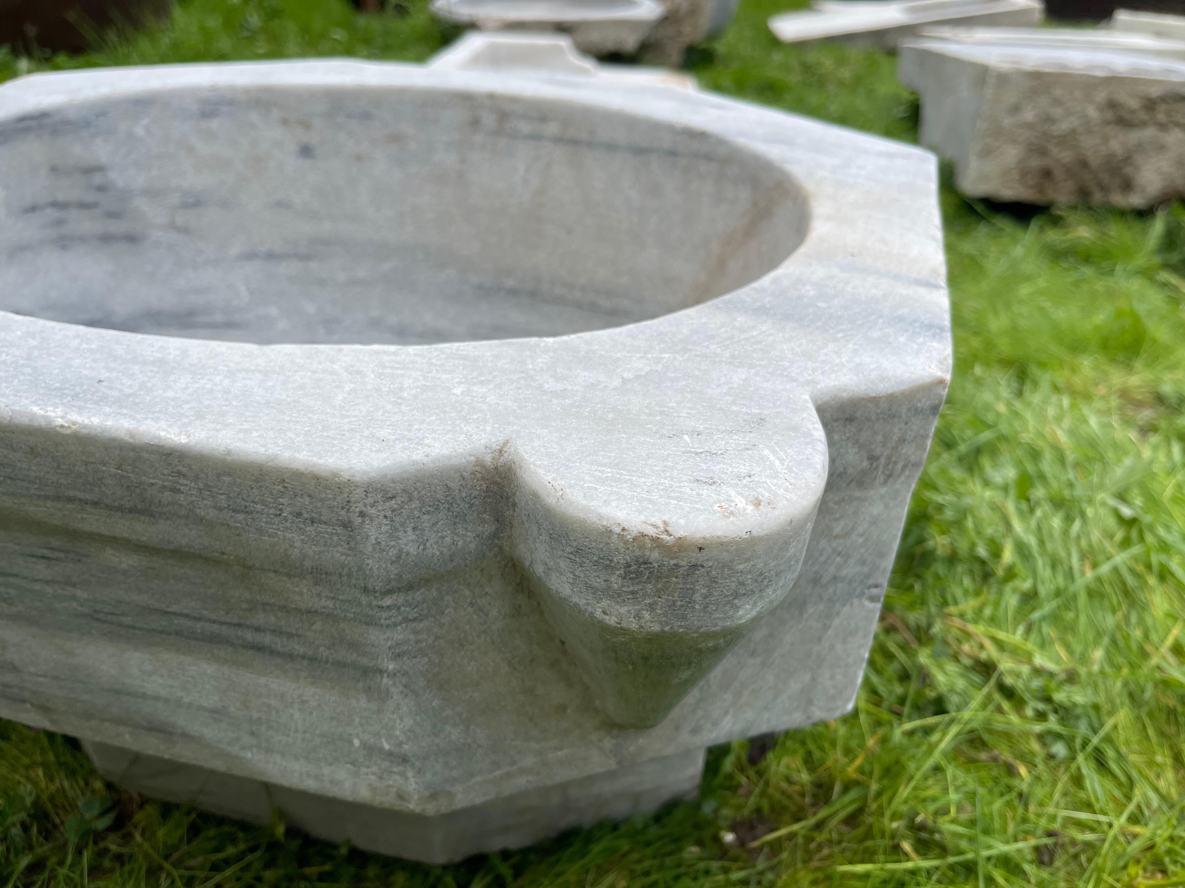20ième siècle Mermer Kurna (bol de bain en marbre) en vente