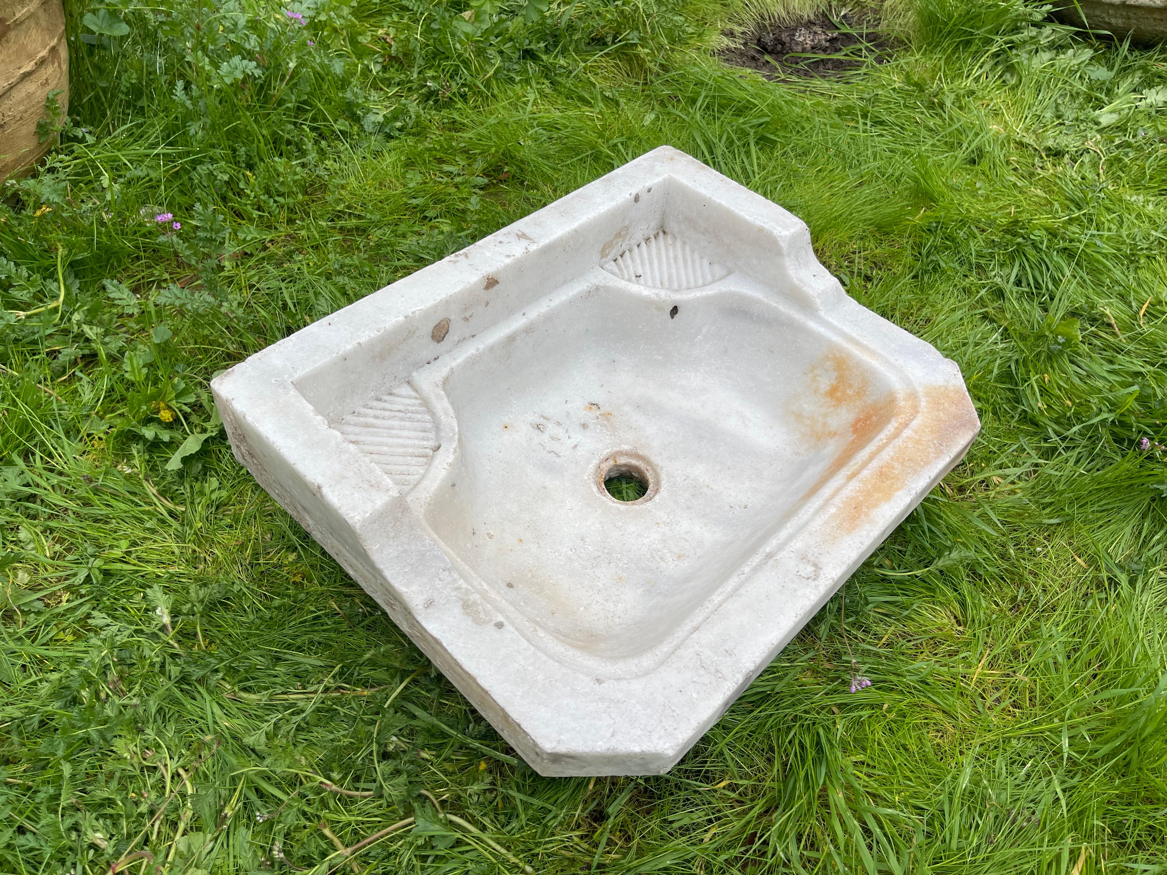 Mermer Lavabo (Ottoman Marble Sink) 0235 In Good Condition For Sale In Ojai, US