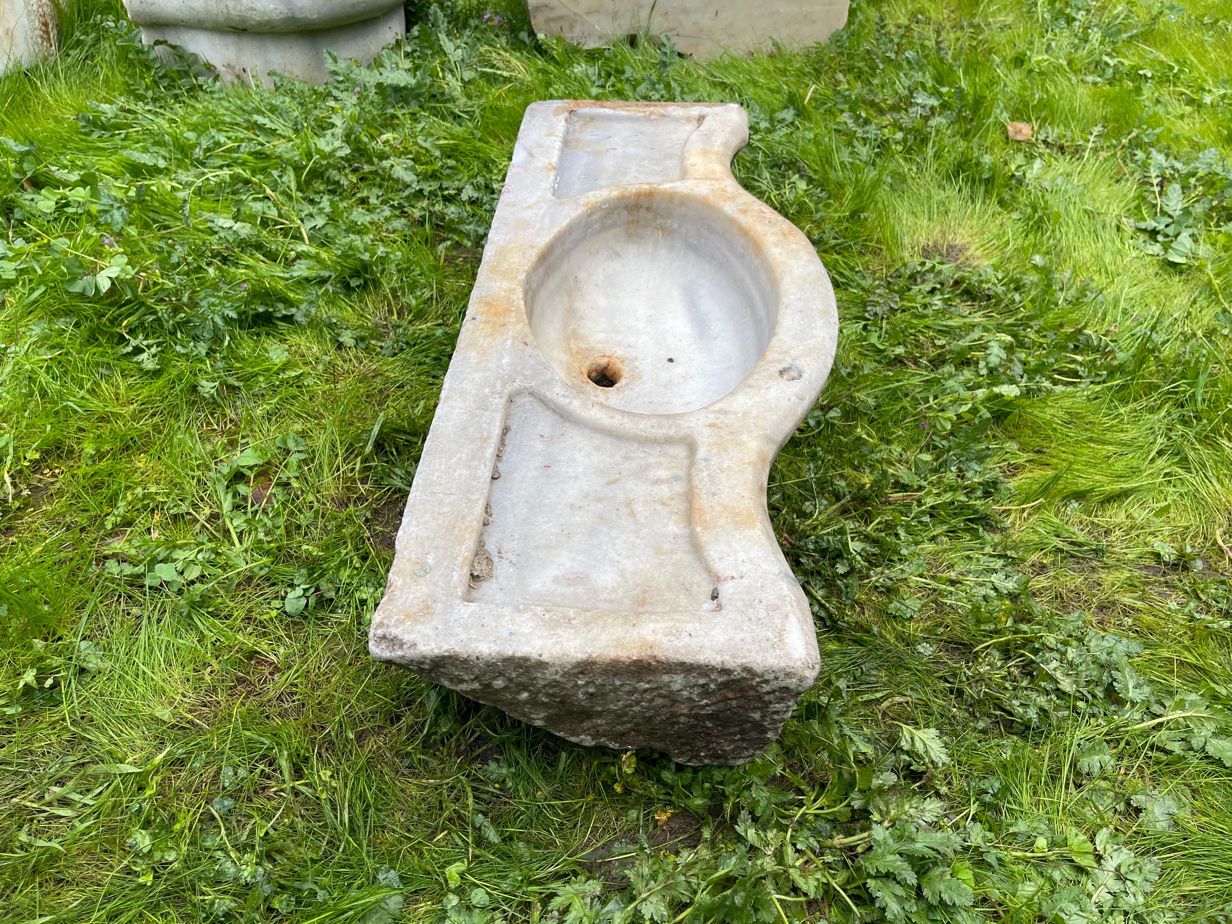 20ième siècle Mermer Lavabo (Lavabo en marbre) en vente