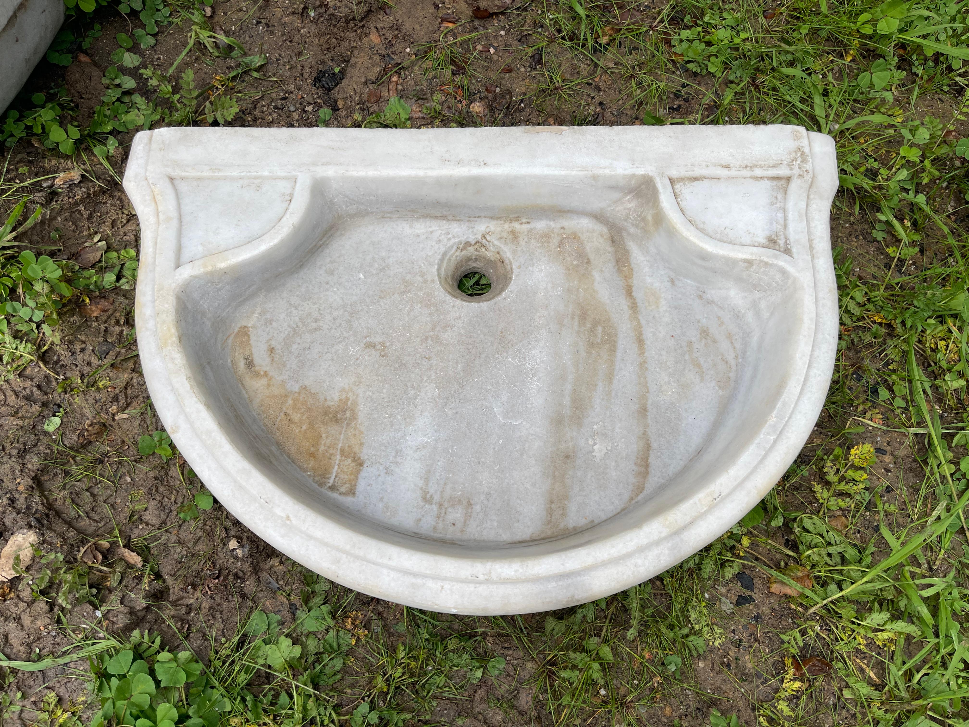 20ième siècle Mermer Lavabo (Lavabo en marbre) en vente