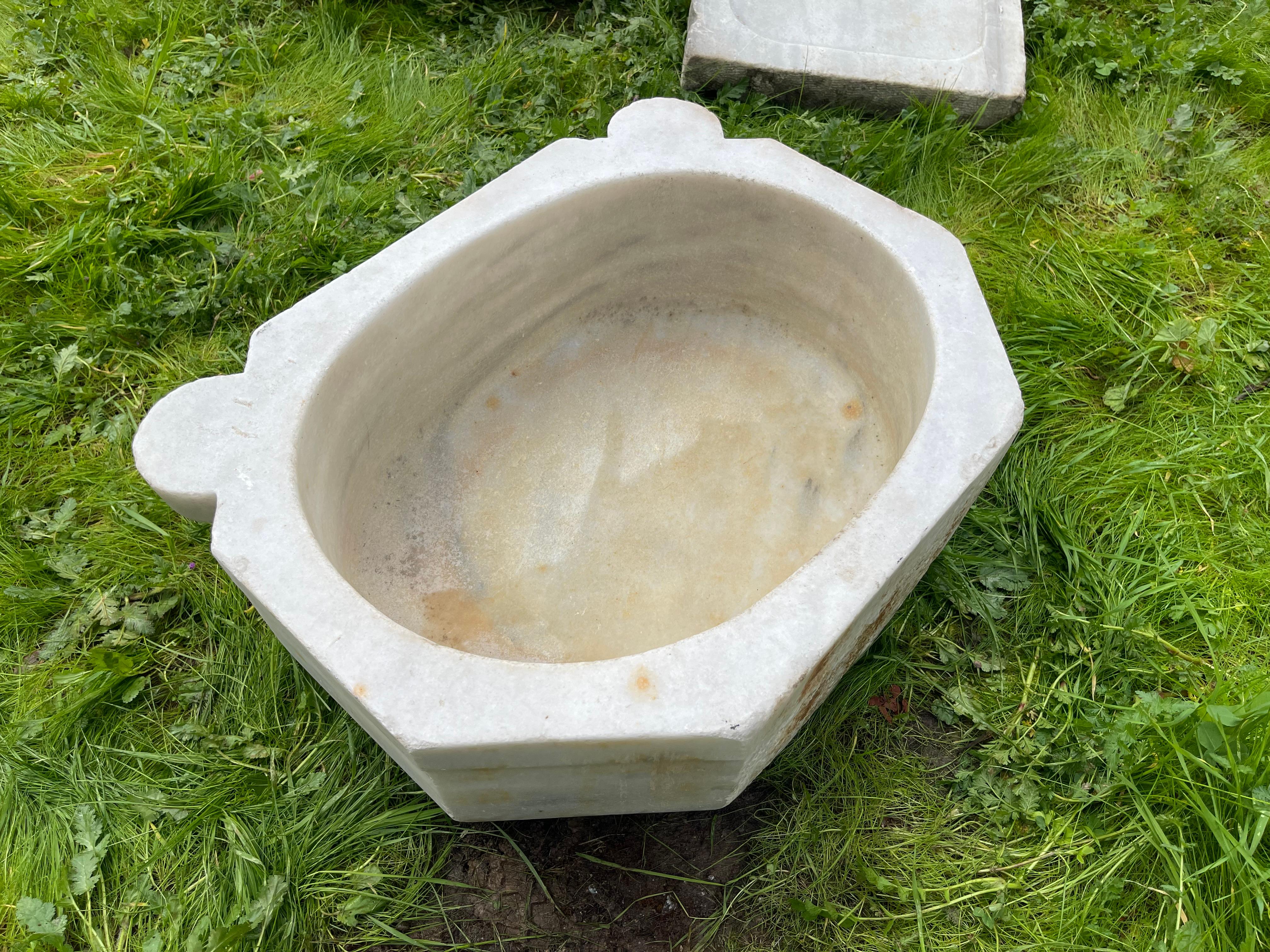 20ième siècle Mermer Lavabo (Lavabo en marbre) en vente