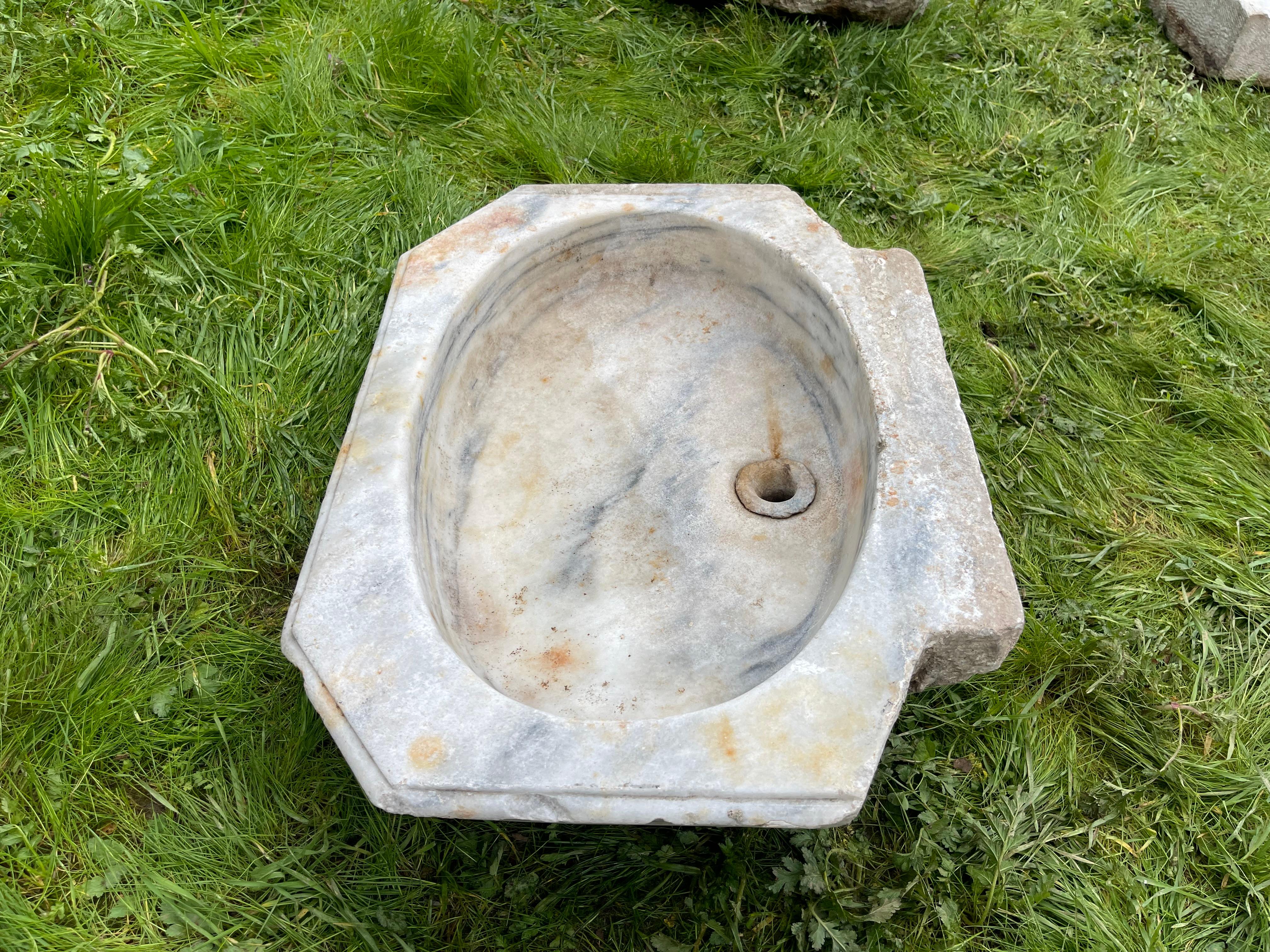 20ième siècle Mermer Lavabo (Lavabo en marbre) en vente