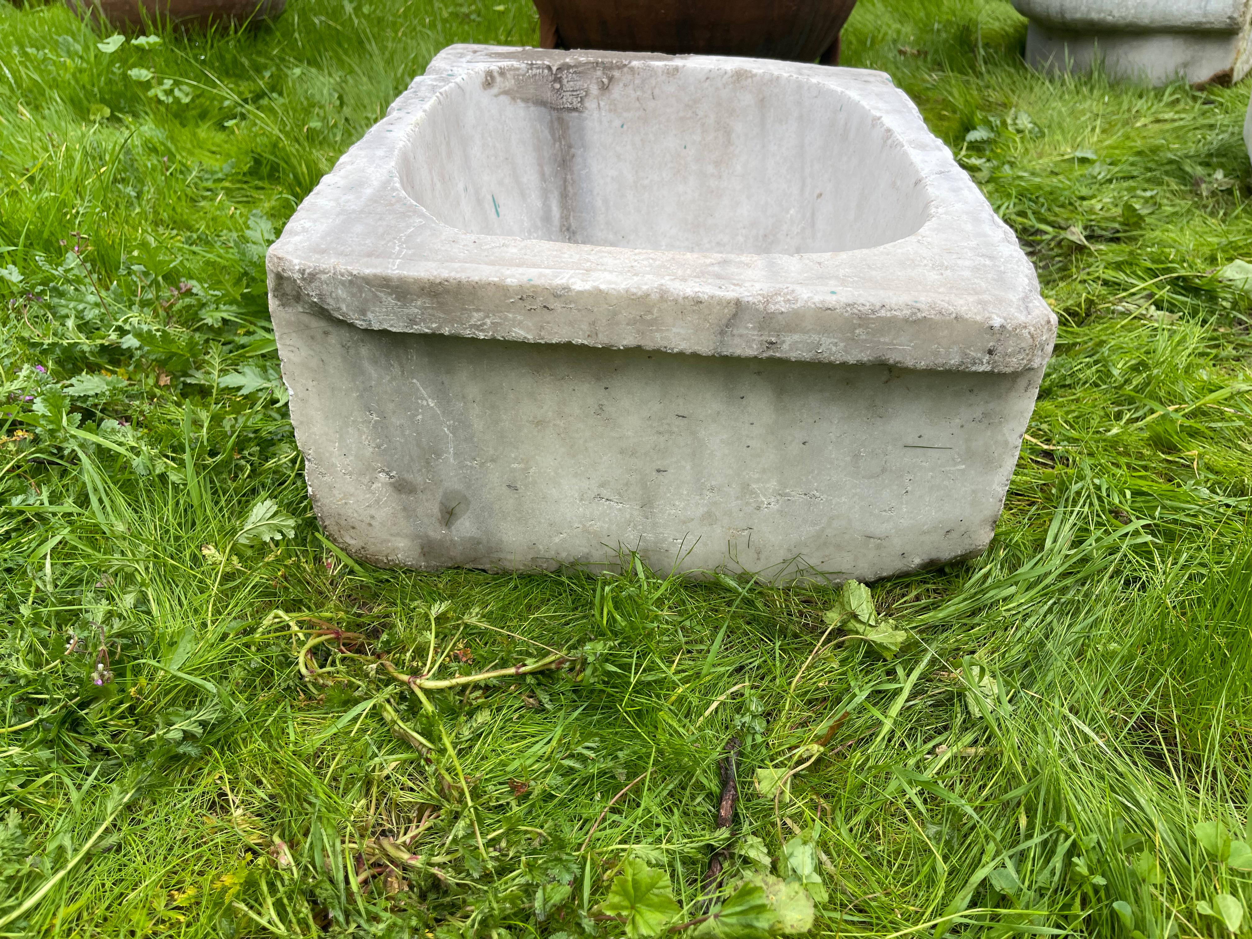 20ième siècle Mermer Lavabo (Lavabo en marbre) en vente