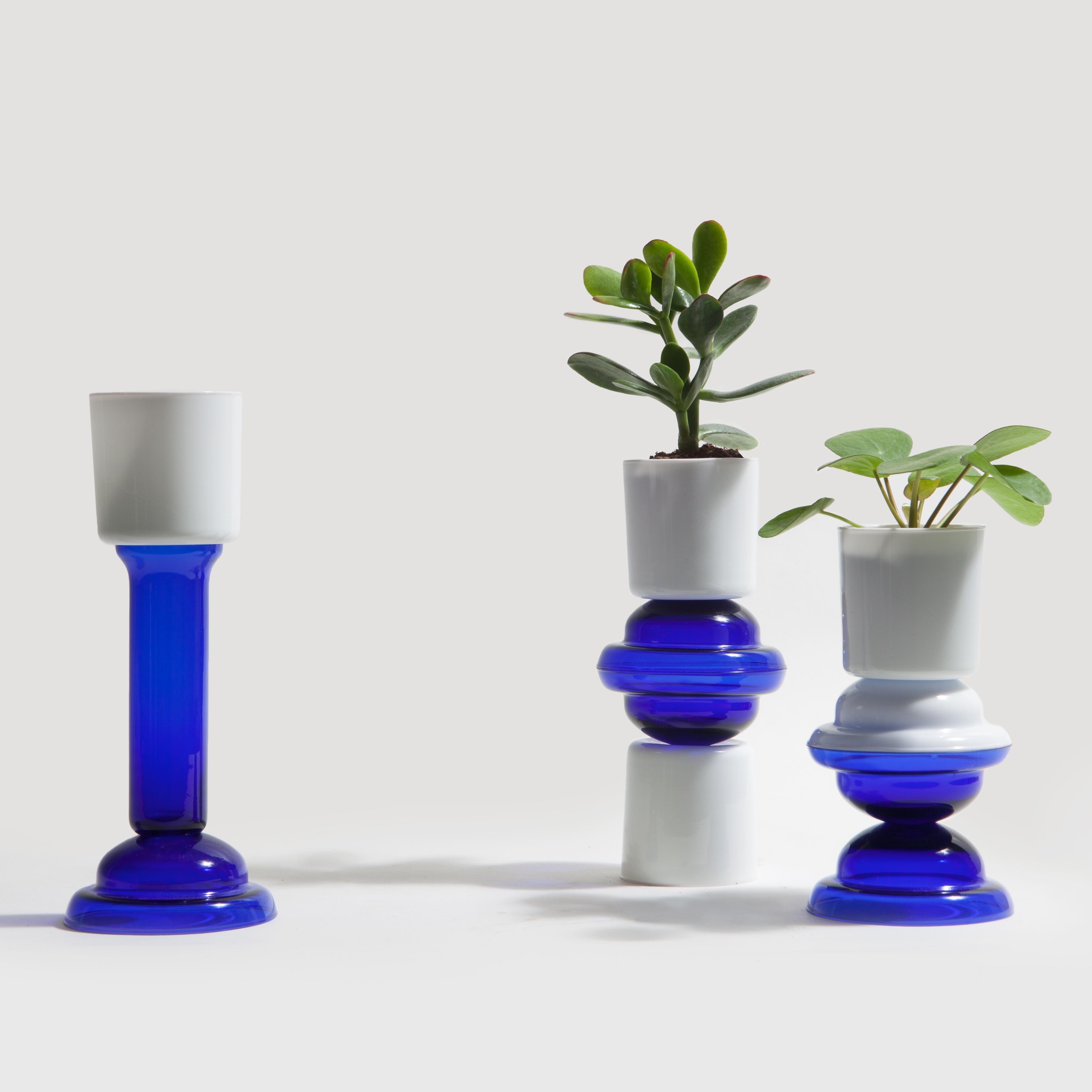 Blue and white glass pieces attached together.
BD Barcelona designed by Mermelada Estudio.