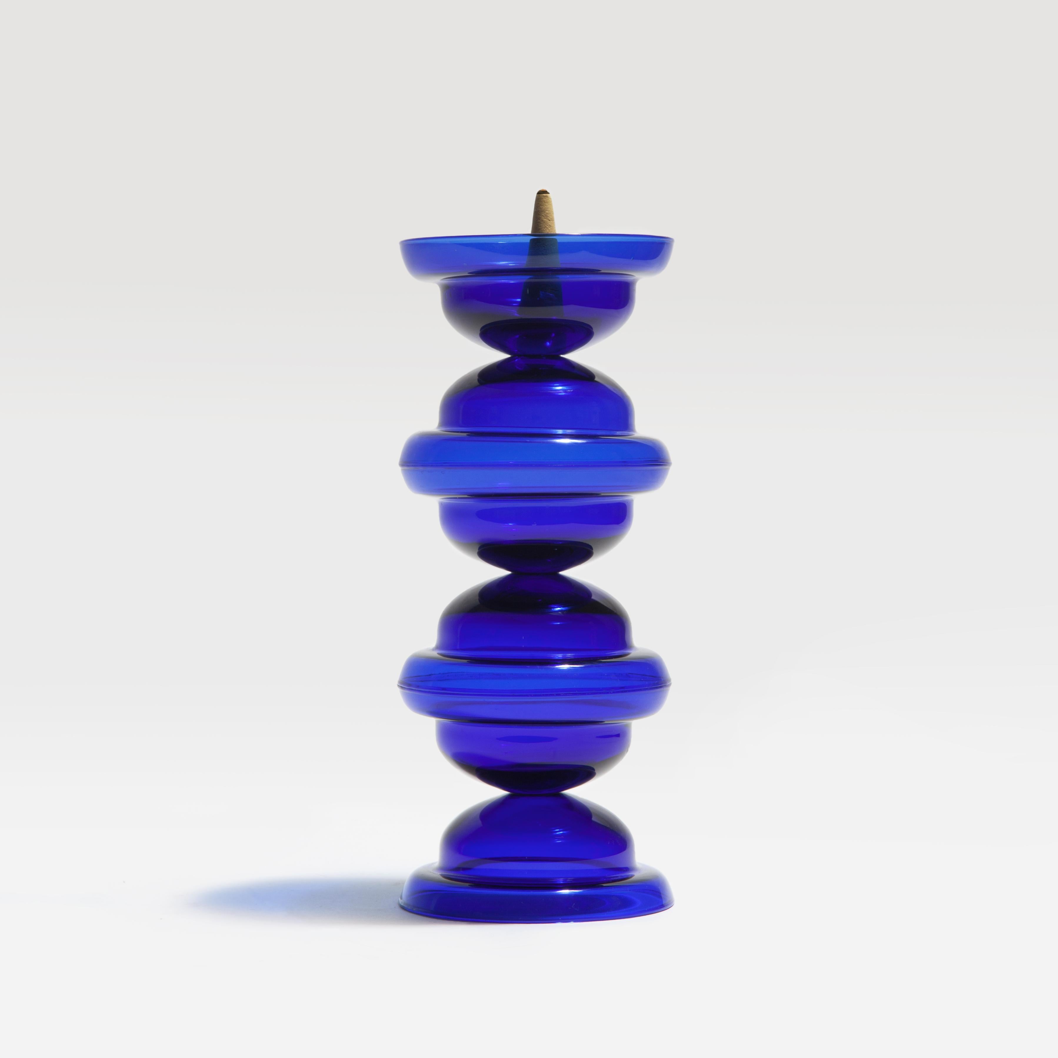 Mermerlada Estudio Blue and white glass DNA Vases by BD Barcelona (21. Jahrhundert und zeitgenössisch)