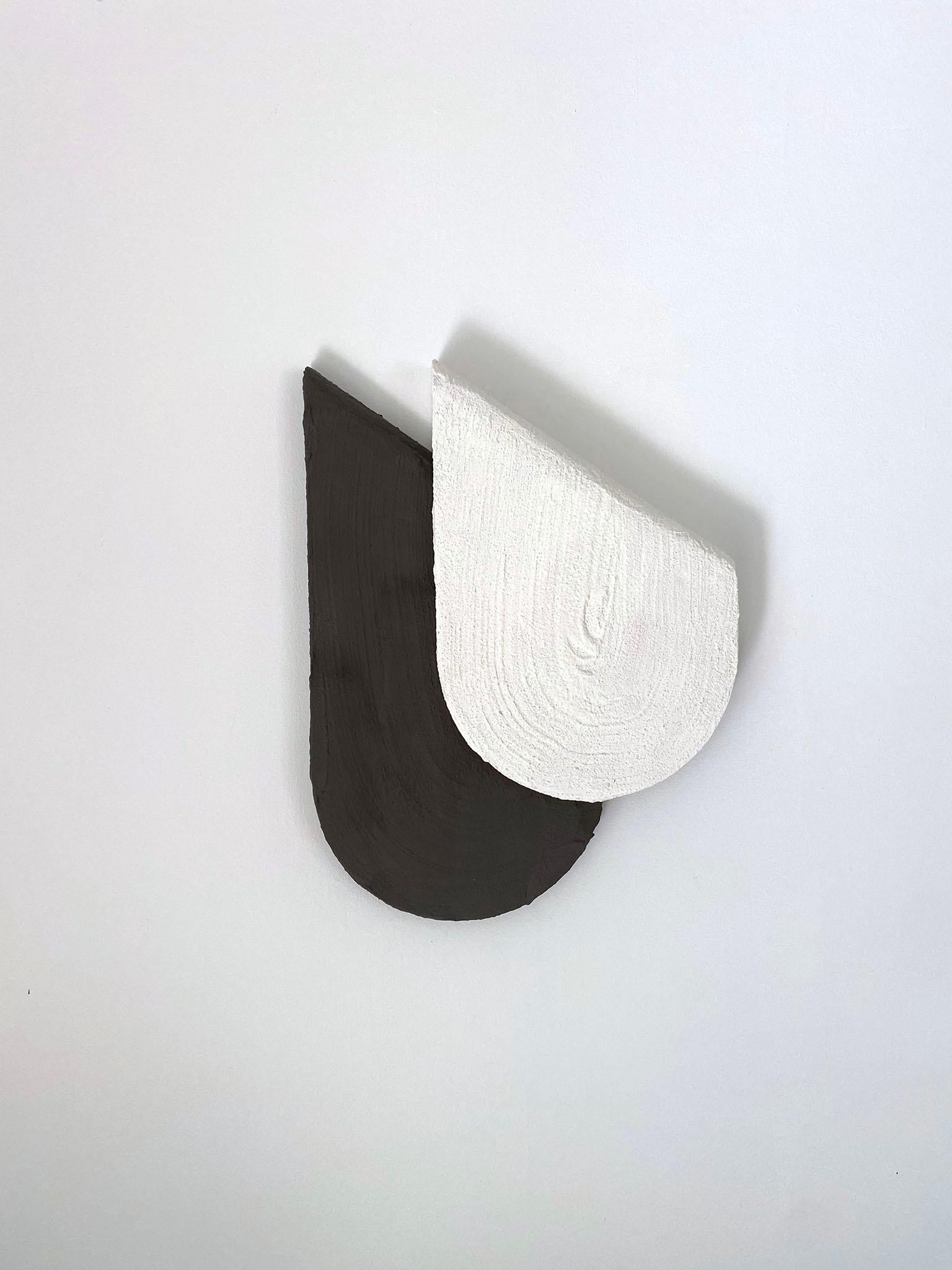 Hand-Crafted Merna, Contemporary Wall Sculpture in Italian Plaster