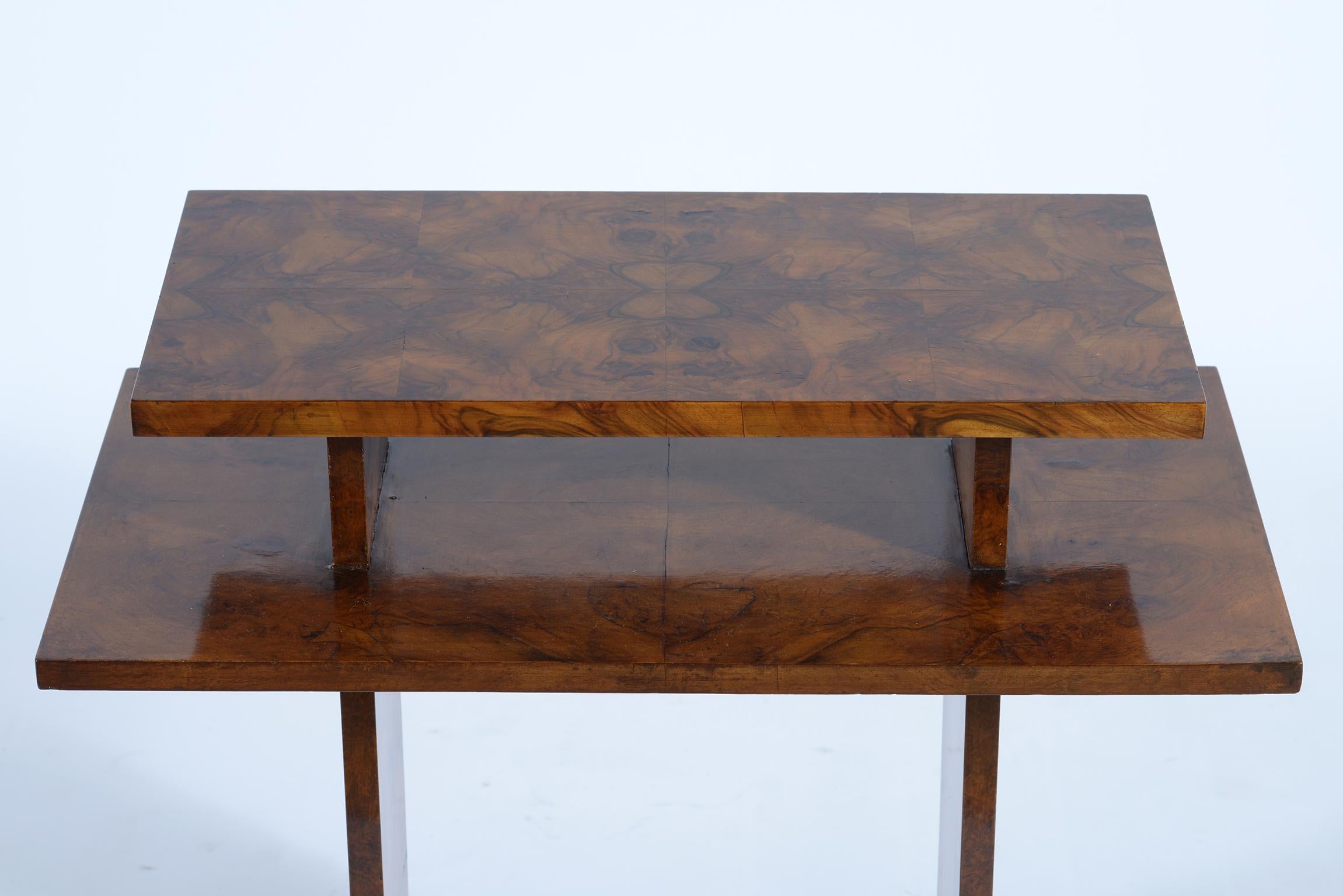 Meroni e Fossati Art Deco Italian Double Shelve Walnut Burl Side Table, 1930 8