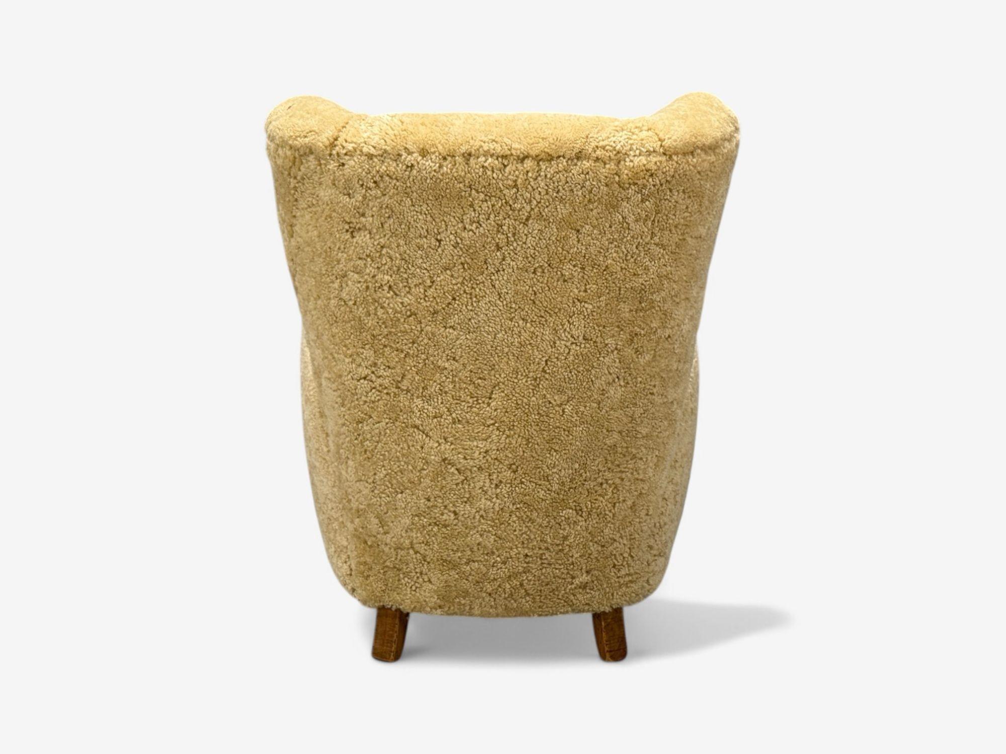 Meroni & Fossati, Beige Shearling, Stained Wood, Lounge Chairs, Italy, 1950s For Sale 4