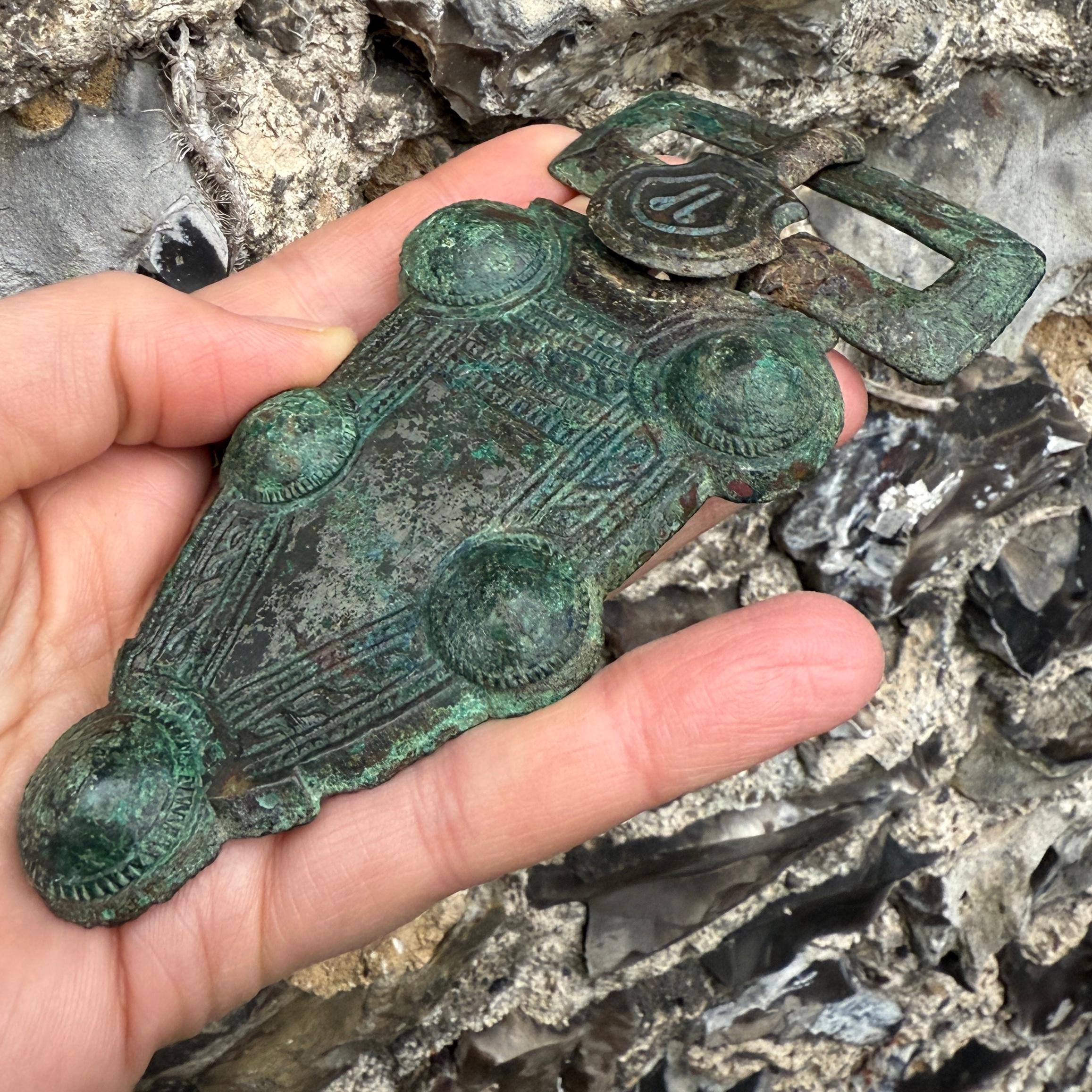 Merovingian Buckle and Trapezoidal Plate. Northern Gaul, circa 600–630 AD. For Sale 7