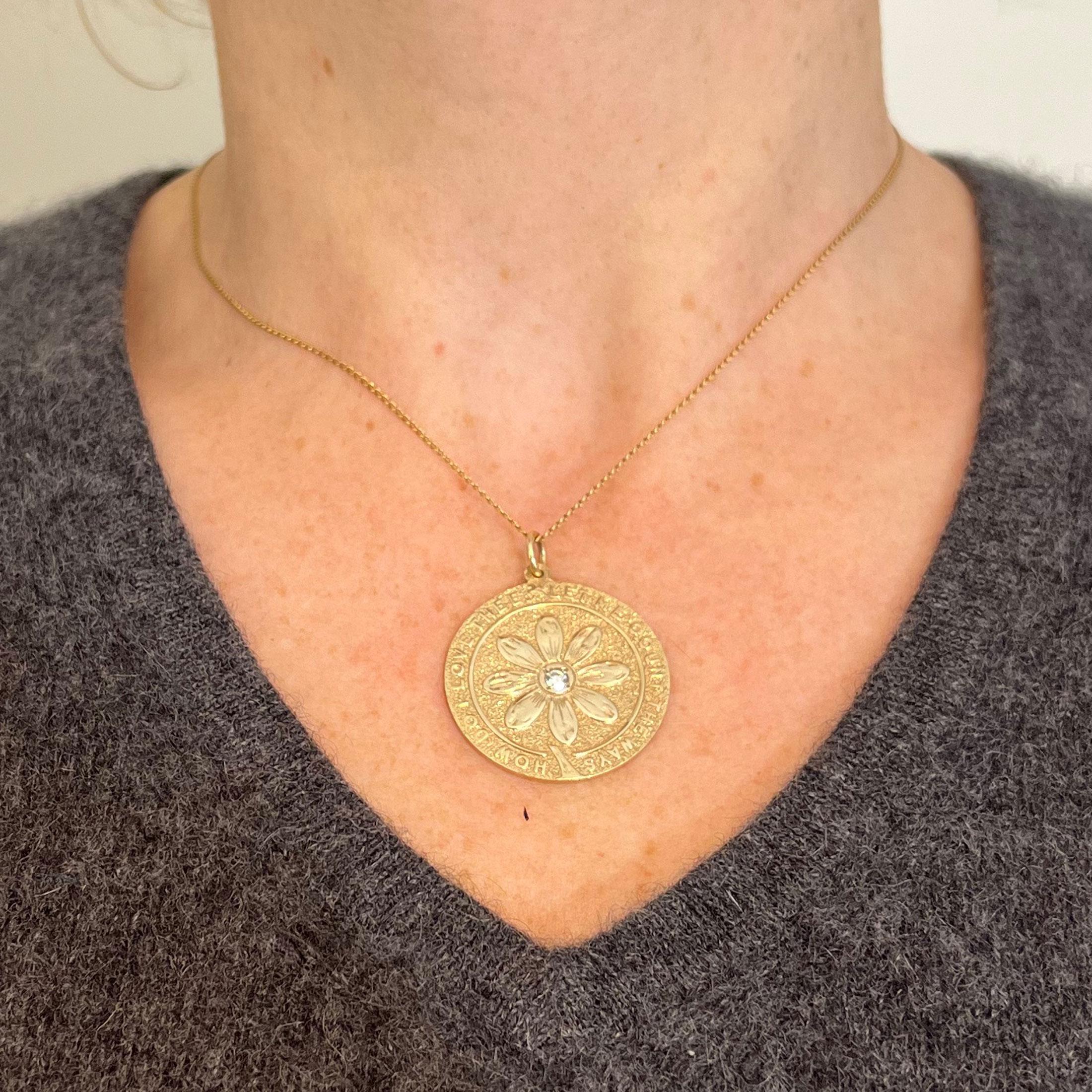 Merrin Let Me Count The Ways Daisy Pendentif d'amour en or jaune 14 carats et diamants Bon état - En vente à London, GB