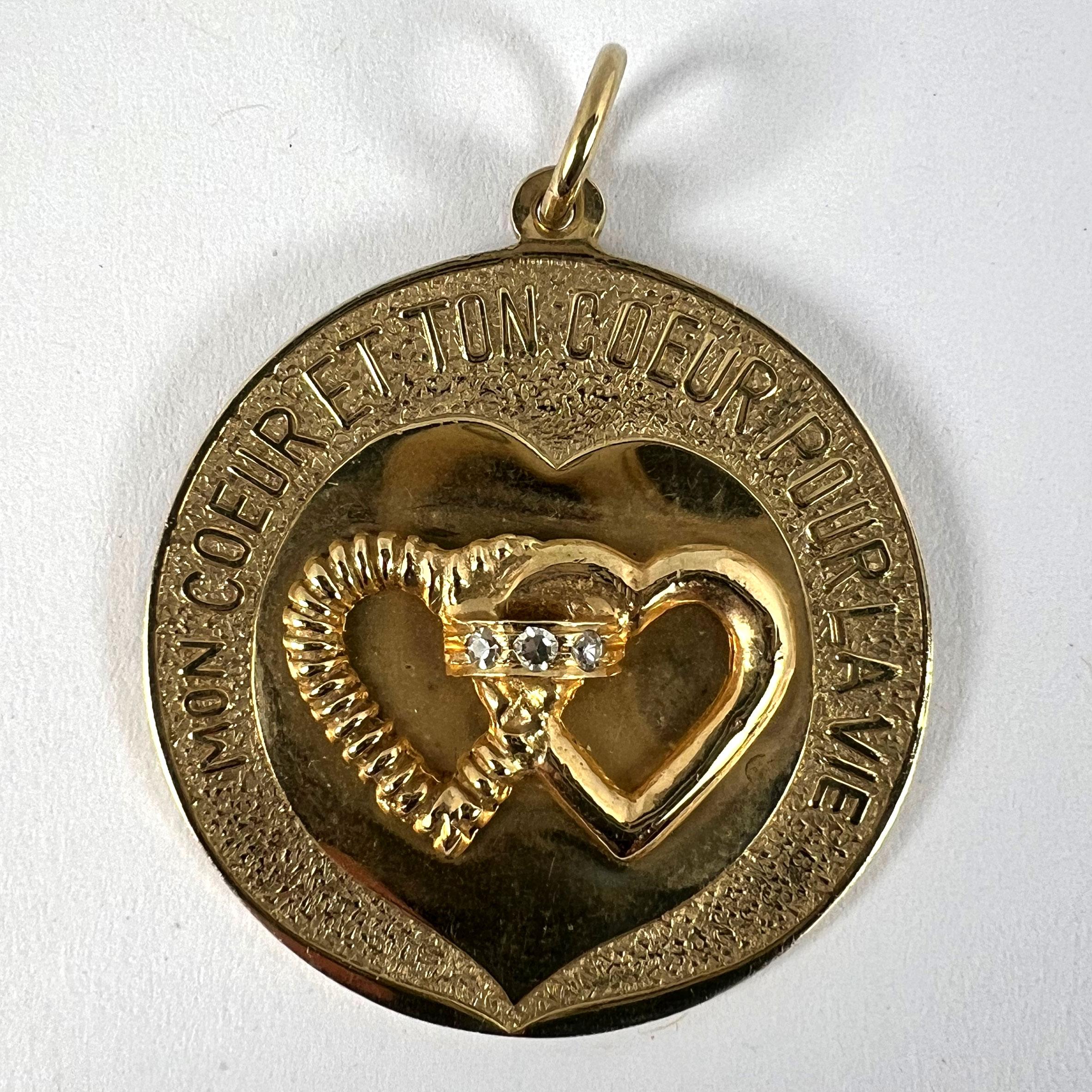 Colgante de oro amarillo de 14 quilates con diamantes de amor Merrin Marriage Two Hearts for Life en venta 6