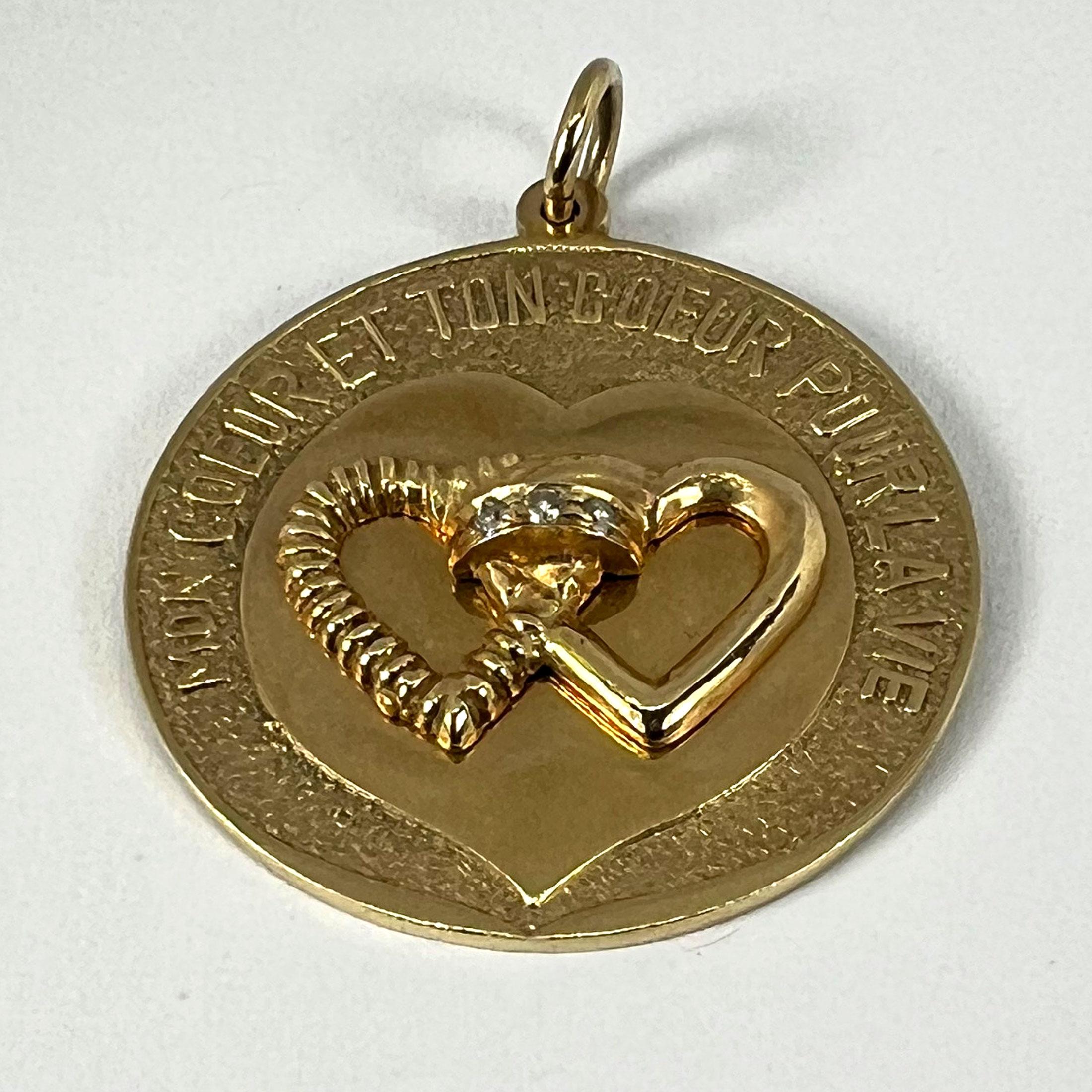 Colgante de oro amarillo de 14 quilates con diamantes de amor Merrin Marriage Two Hearts for Life en venta 8
