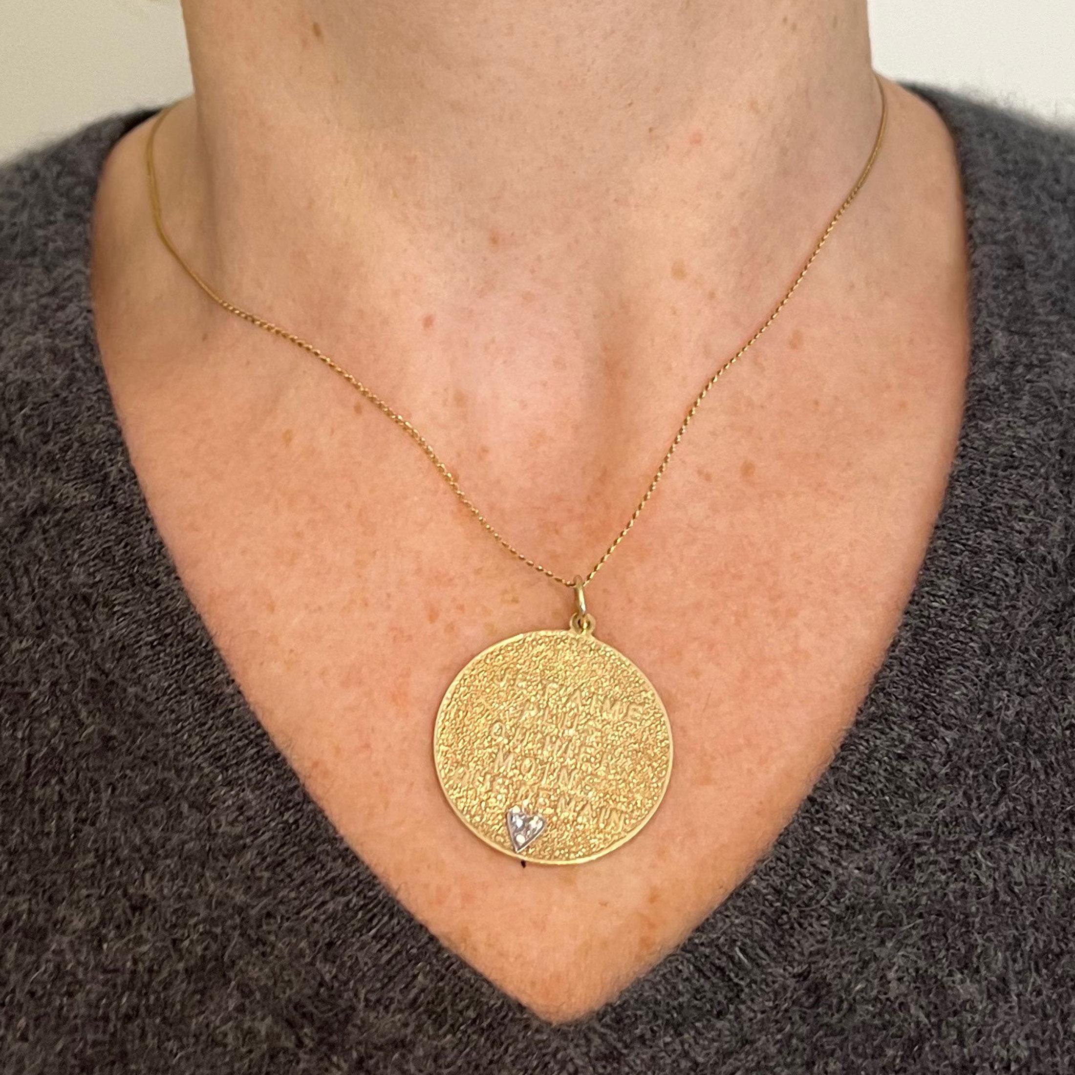 Merrin More than Yesterday Diamond Heart Pendentif breloque d'amour en or jaune 14 carats Bon état - En vente à London, GB