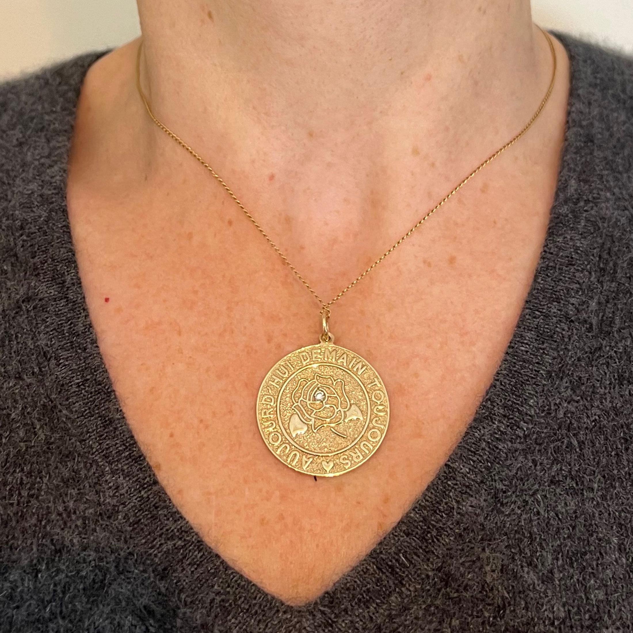 Colgante de Amor Merrin Hoy Mañana Siempre Rosa de Diamantes Oro Amarillo 14K en Bueno estado para la venta en London, GB