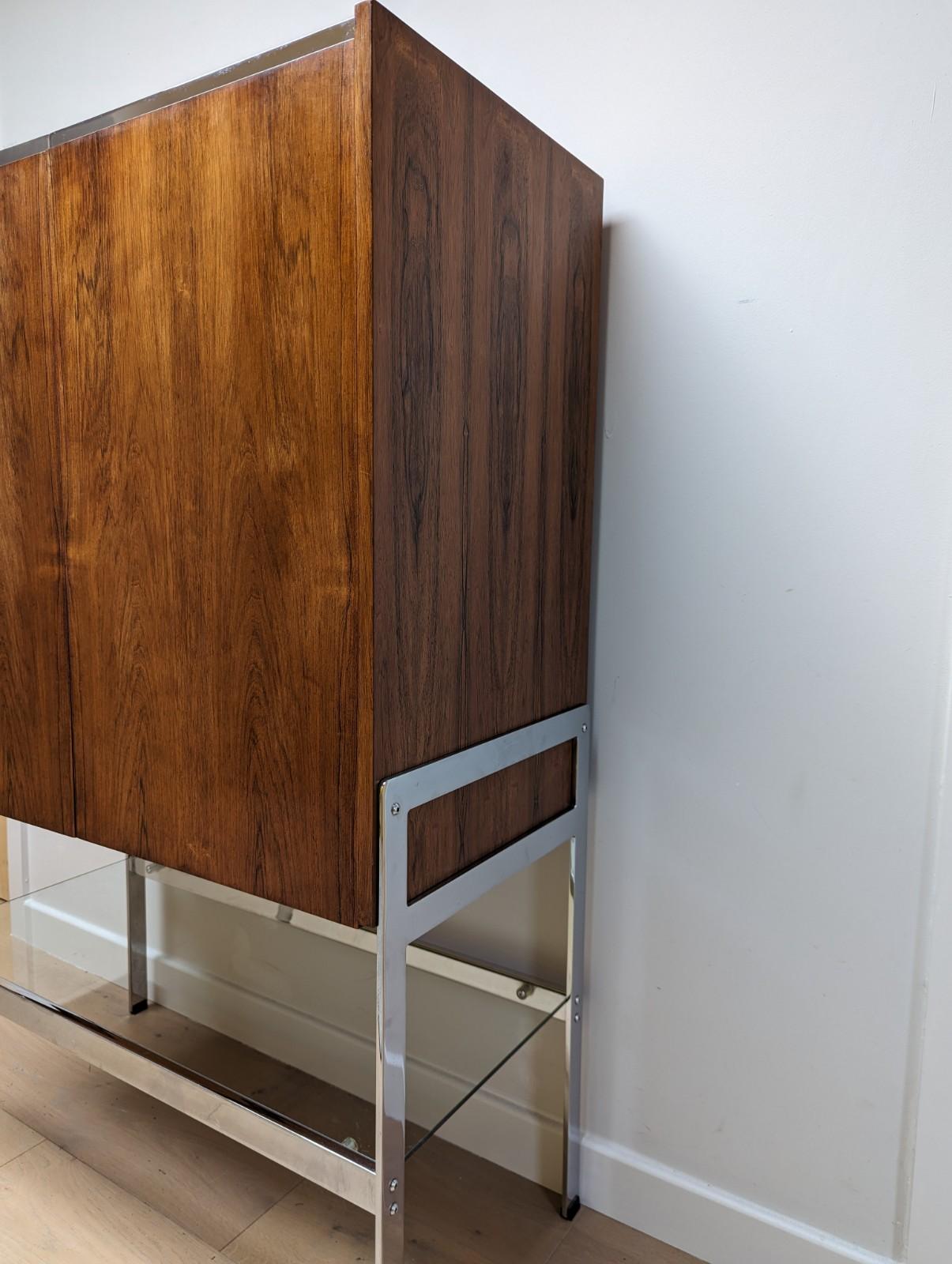 Polished Merrow Associates 'The Drummond 406R' cocktail/drinks cabinet