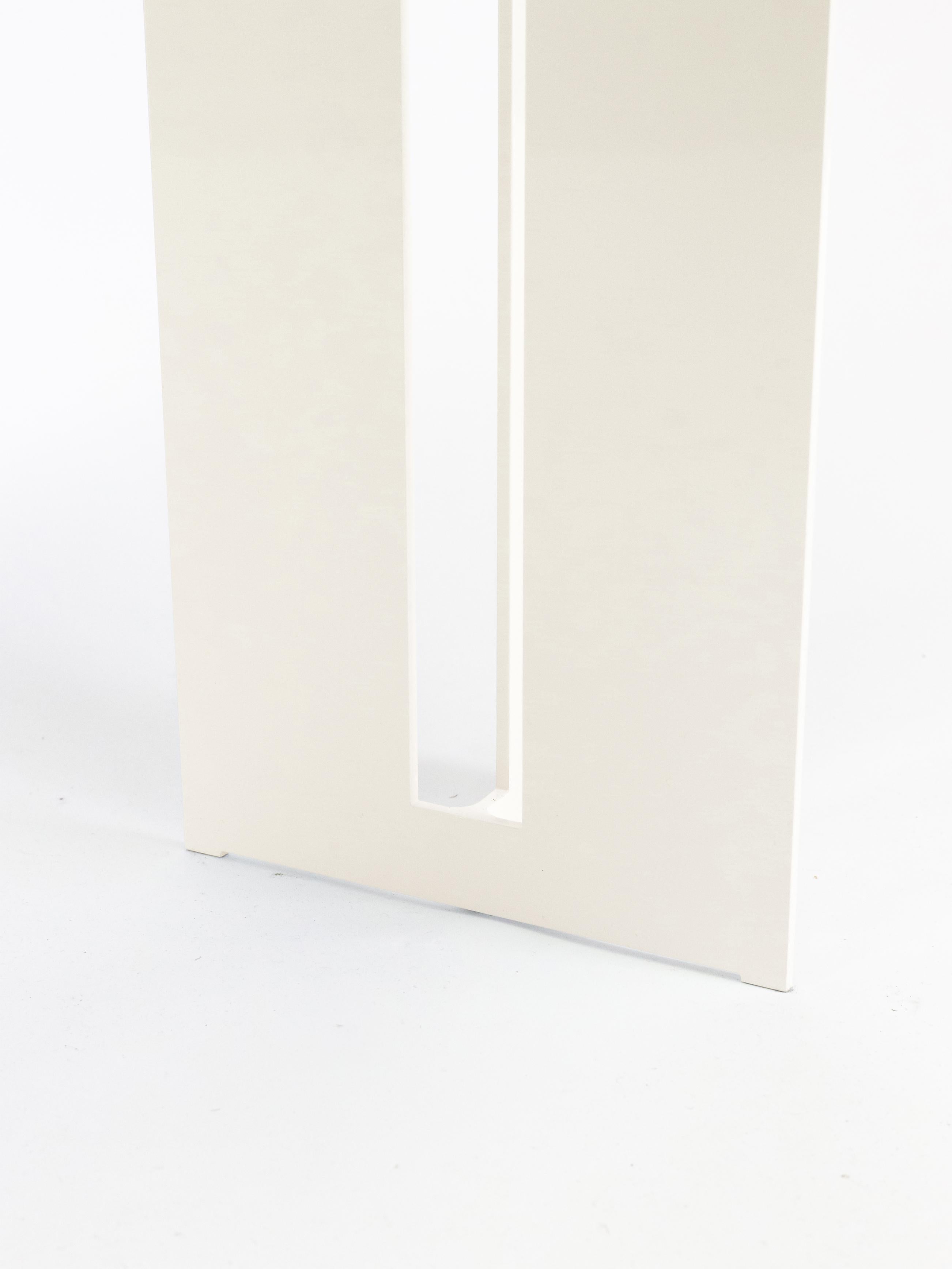 Canadien Table console Mers en aluminium crème en vente