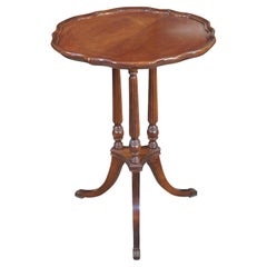Mersman Mid Century Mahogany Scalloped Fluted Pie Crust Pedestal Stand Table
