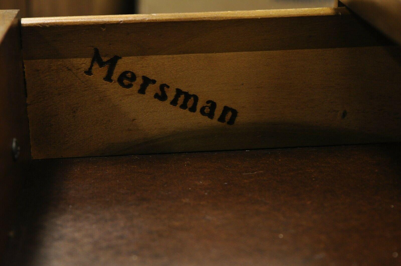 Mersman tables d'appoint à gradins en noyer et stratifié, modernité du milieu du siècle dernier - une paire en vente 2