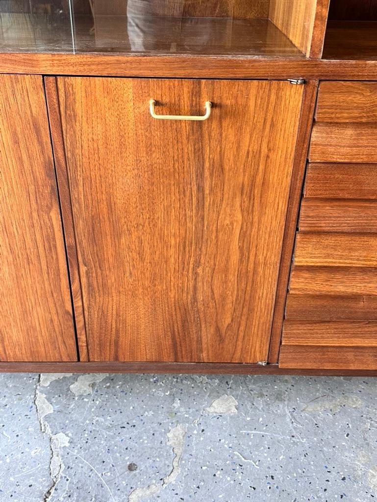 Mid-Century Modern  Merton Gershon for  American of Martinsville Dania Display Cabinet China Hutch For Sale