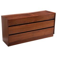 Vintage Merton Gershun Dillingham Esprit Walnut Six Drawer Lowboy Dresser Mild Century