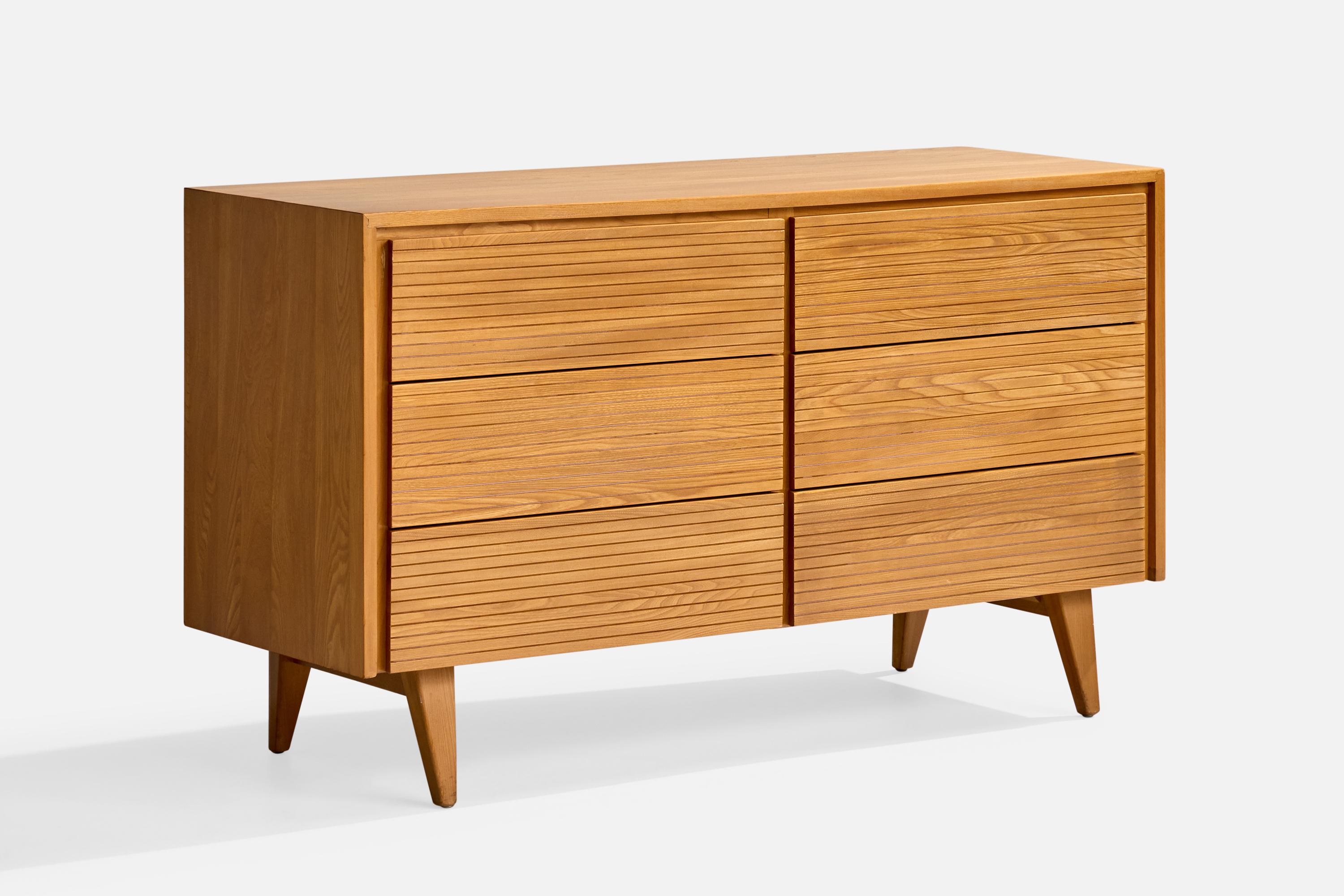 Comò in Oak disegnato da Merton Gershun e prodotto da Dillingham Manufacturing Company, USA, anni '50 circa. 

Dimensioni complessive (pollici): 30,25 