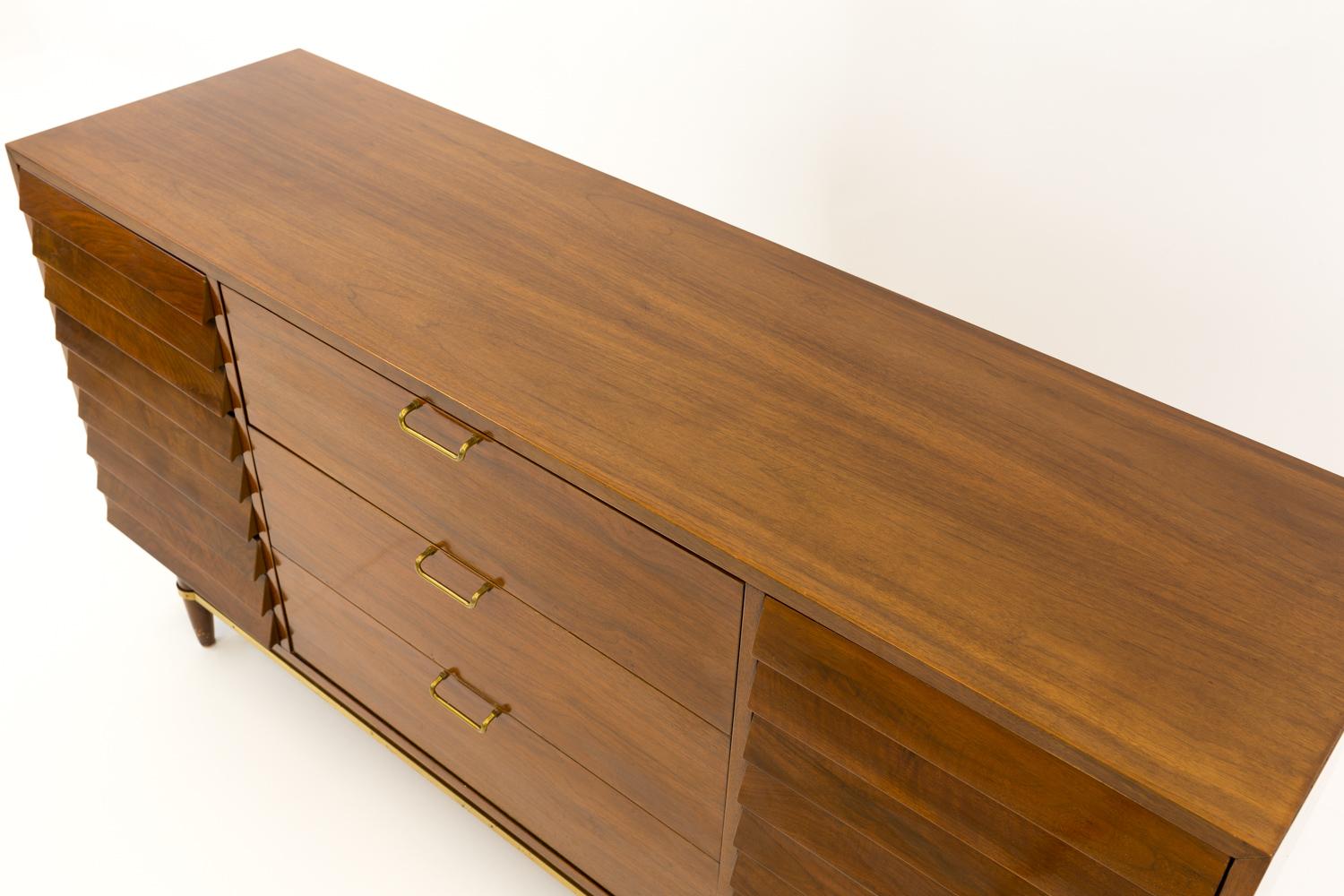 Late 20th Century Merton Gershun for American of Martinsville Louvered Front 9 Drawer Lowboy Dress