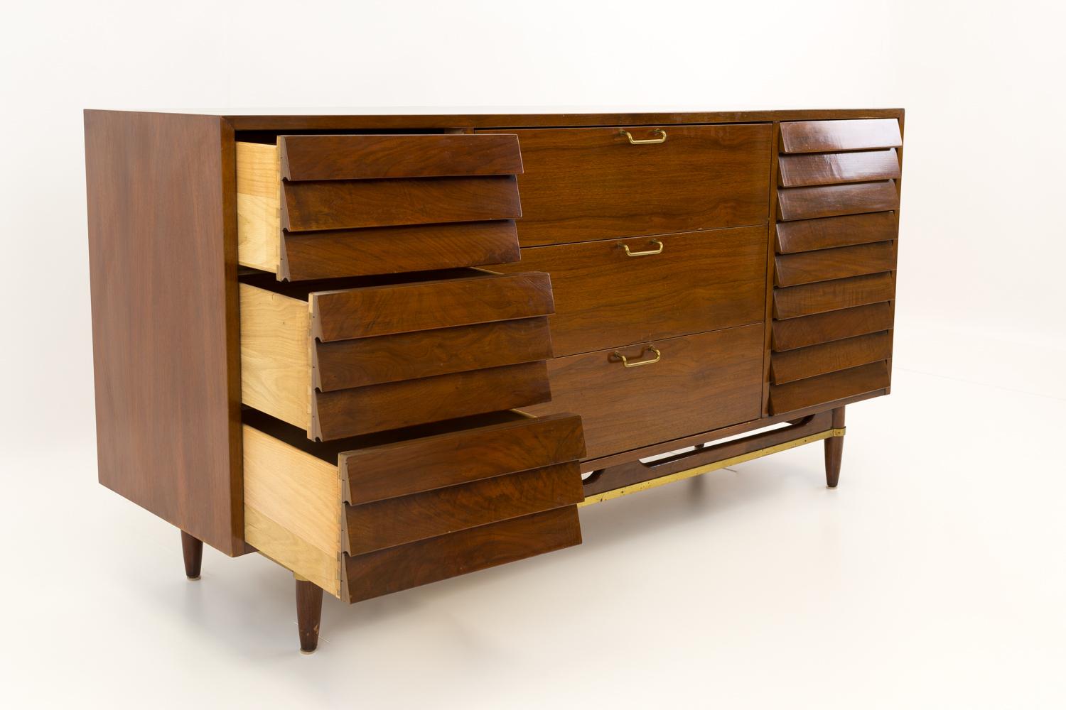 Merton Gershun for American of Martinsville Louvered Front 9 Drawer Lowboy Dress 3