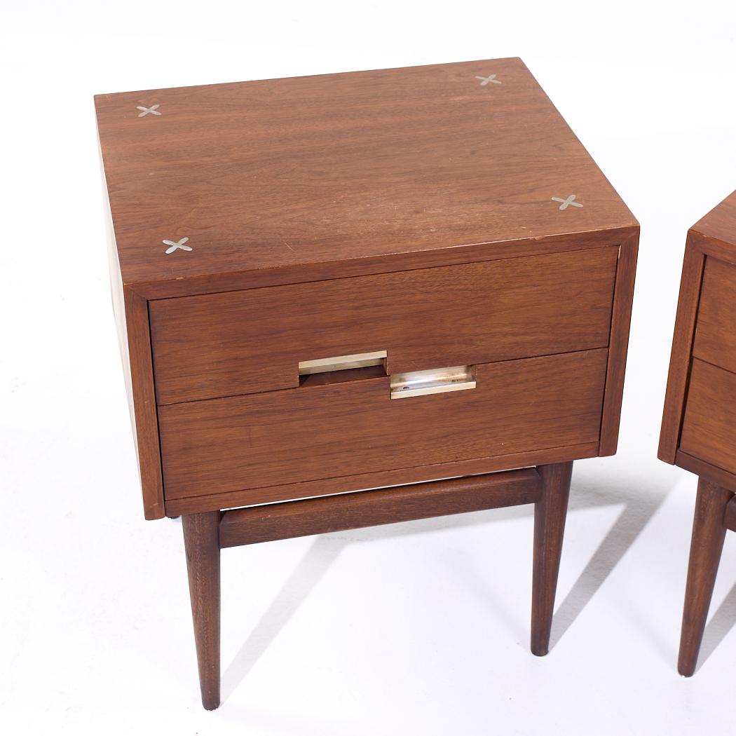 Merton Gershun for American of Martinsville MCM Walnut and Brass Nightstands - 2 4