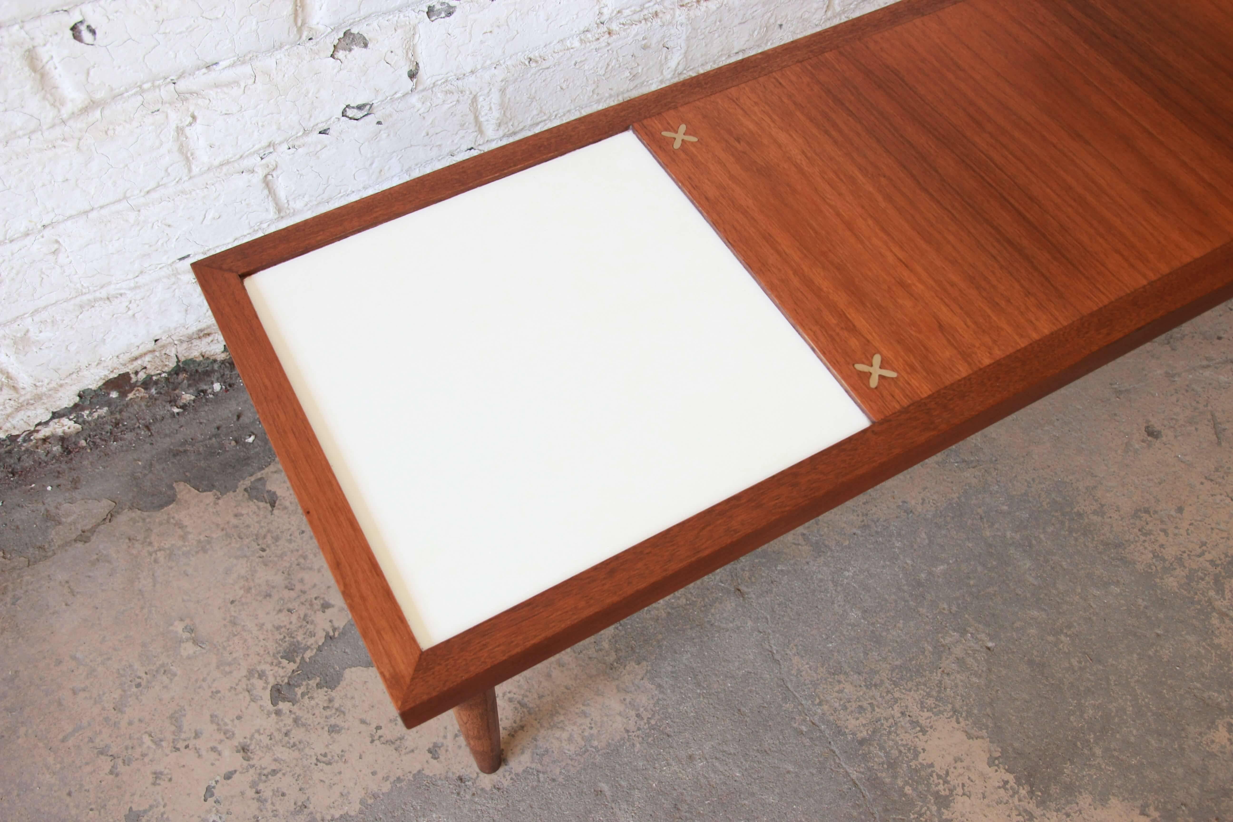 Table basse Mid-Century Modern de Merton Gershun pour American of Martinsville 4
