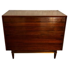 Merton Gershun per American of Martinsville: mobili in noce in stile Mid-Century