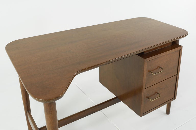 Merton Gershun for American of Martinsville Mid Century Walnut Curved Top Desk In Good Condition For Sale In Countryside, IL