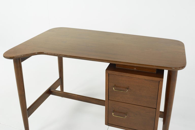 Late 20th Century Merton Gershun for American of Martinsville Mid Century Walnut Curved Top Desk For Sale