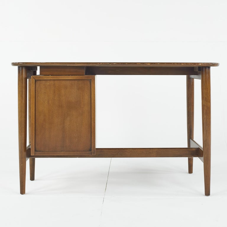 Merton Gershun for American of Martinsville Mid Century Walnut Curved Top Desk For Sale 2