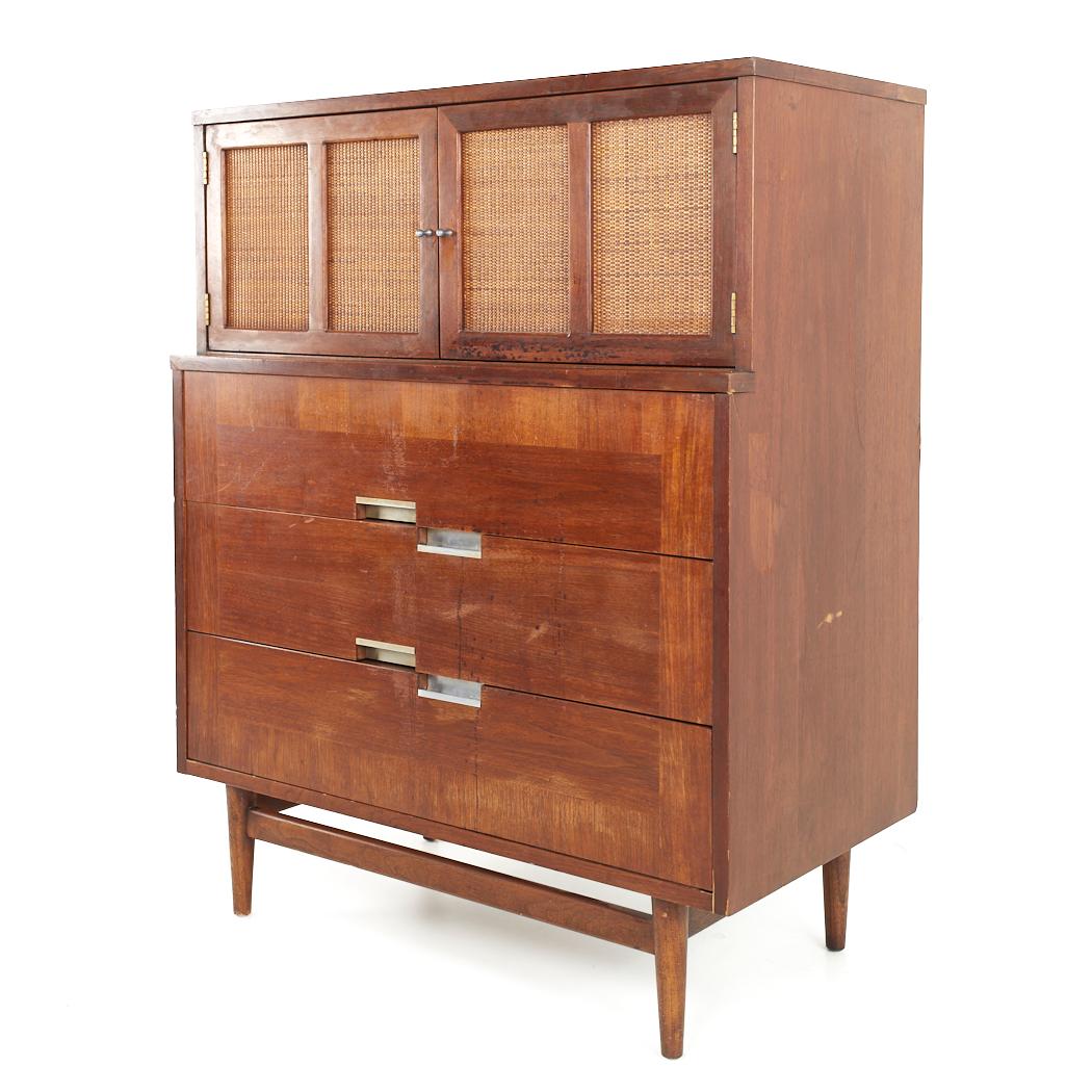 Mid-Century moderno Merton Gershun per American of Martinsville 5 cassetti in noce a intarsio X di metà secolo in vendita