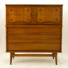 Merton Gershun für American of Martinsville Style:: Bassett Mid Century Highboy