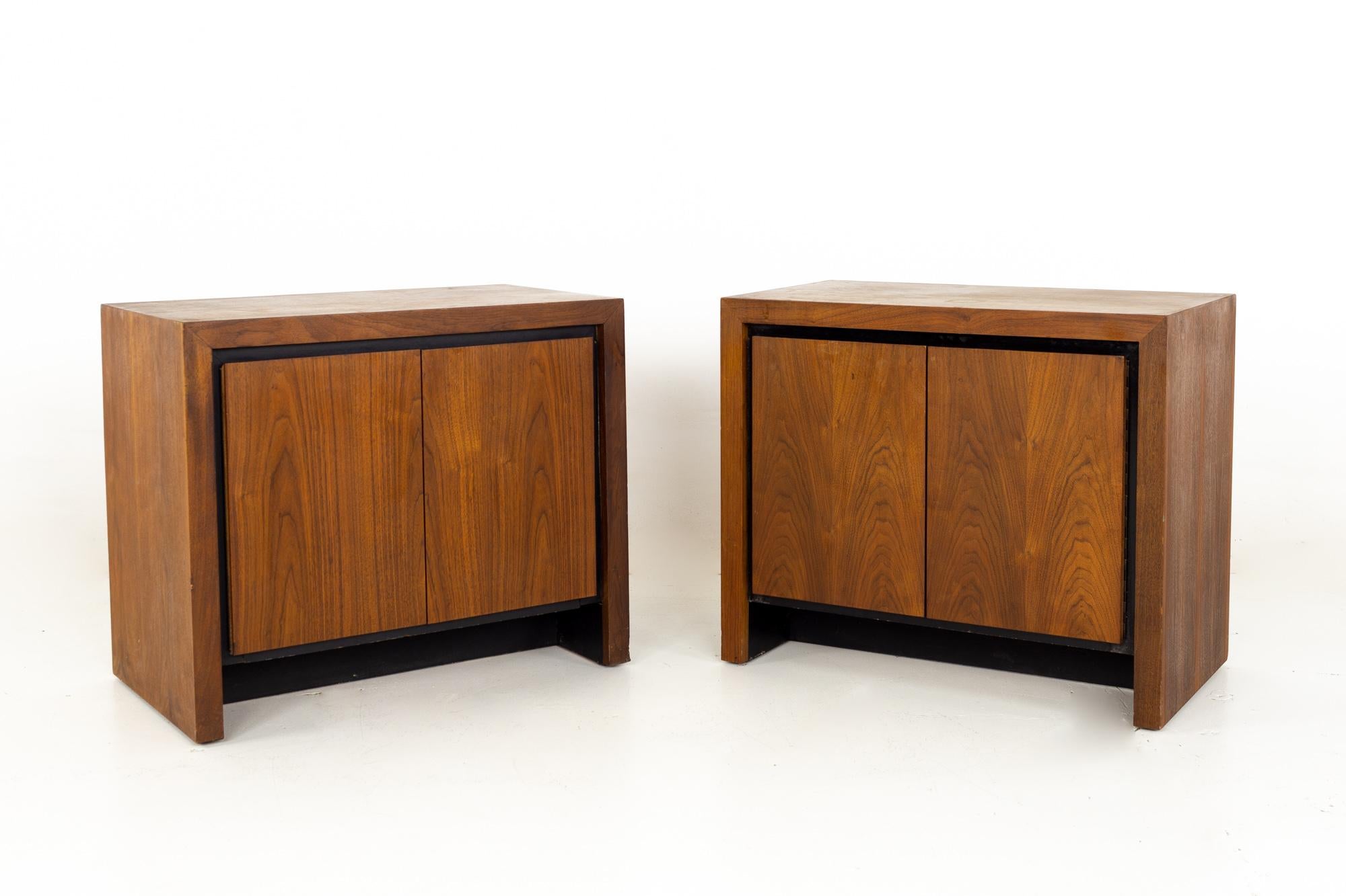 Mid-Century Modern Merton Gershun Dillingham MCM Bookmatched Cabinet End Table Nightstands Pair