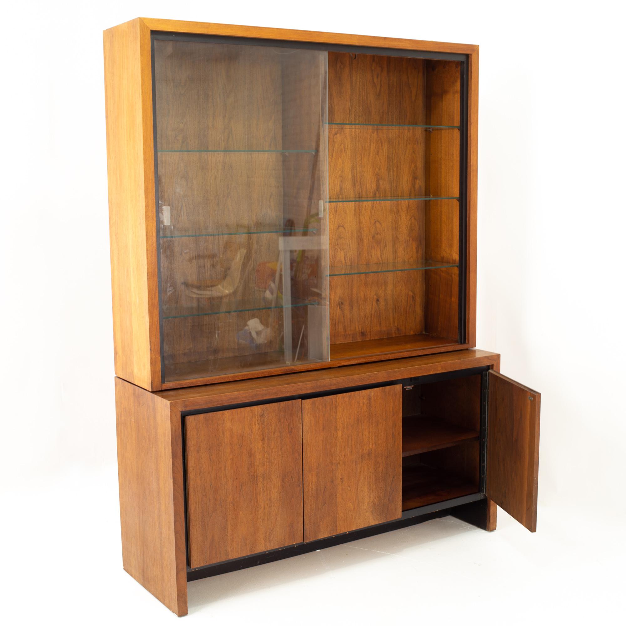 Merton Gershun for Dillingham Mid Century Bookmatched Walnut China Cabinet 4