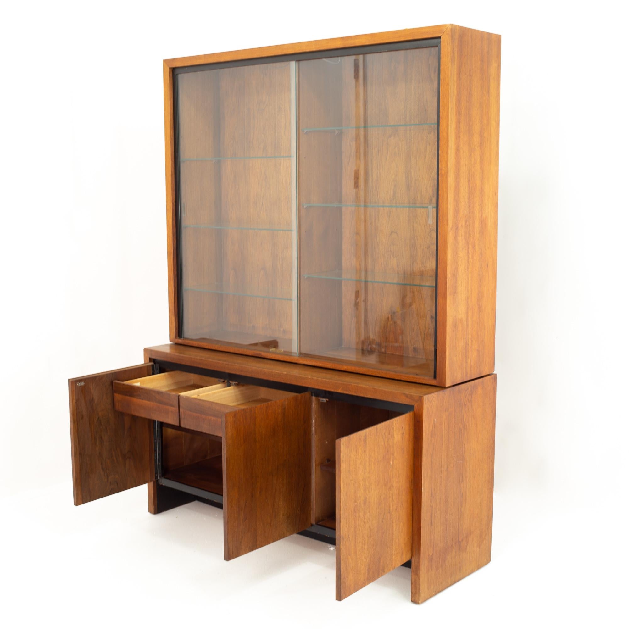 Merton Gershun for Dillingham Mid Century Bookmatched Walnut China Cabinet 5