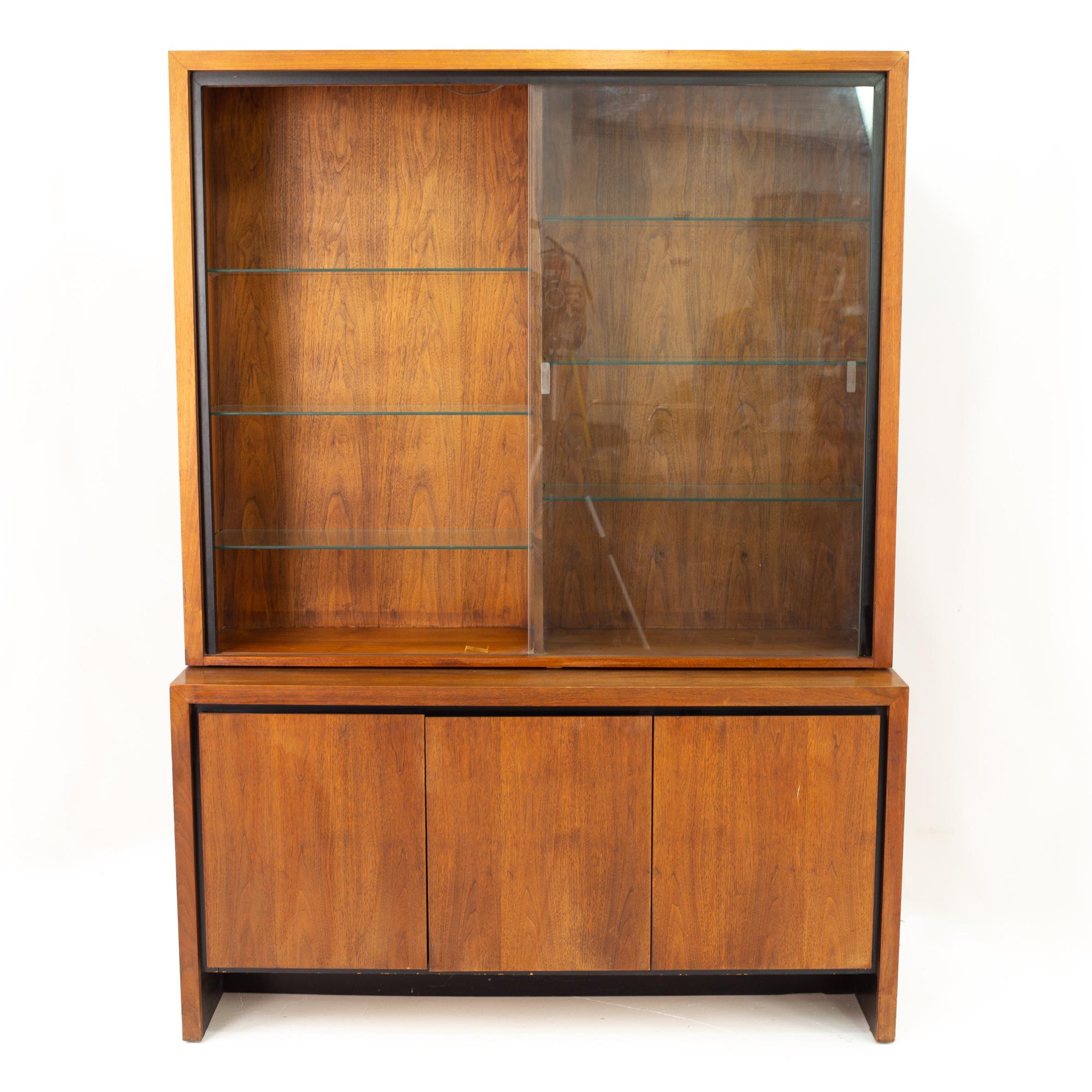 dillingham china cabinet