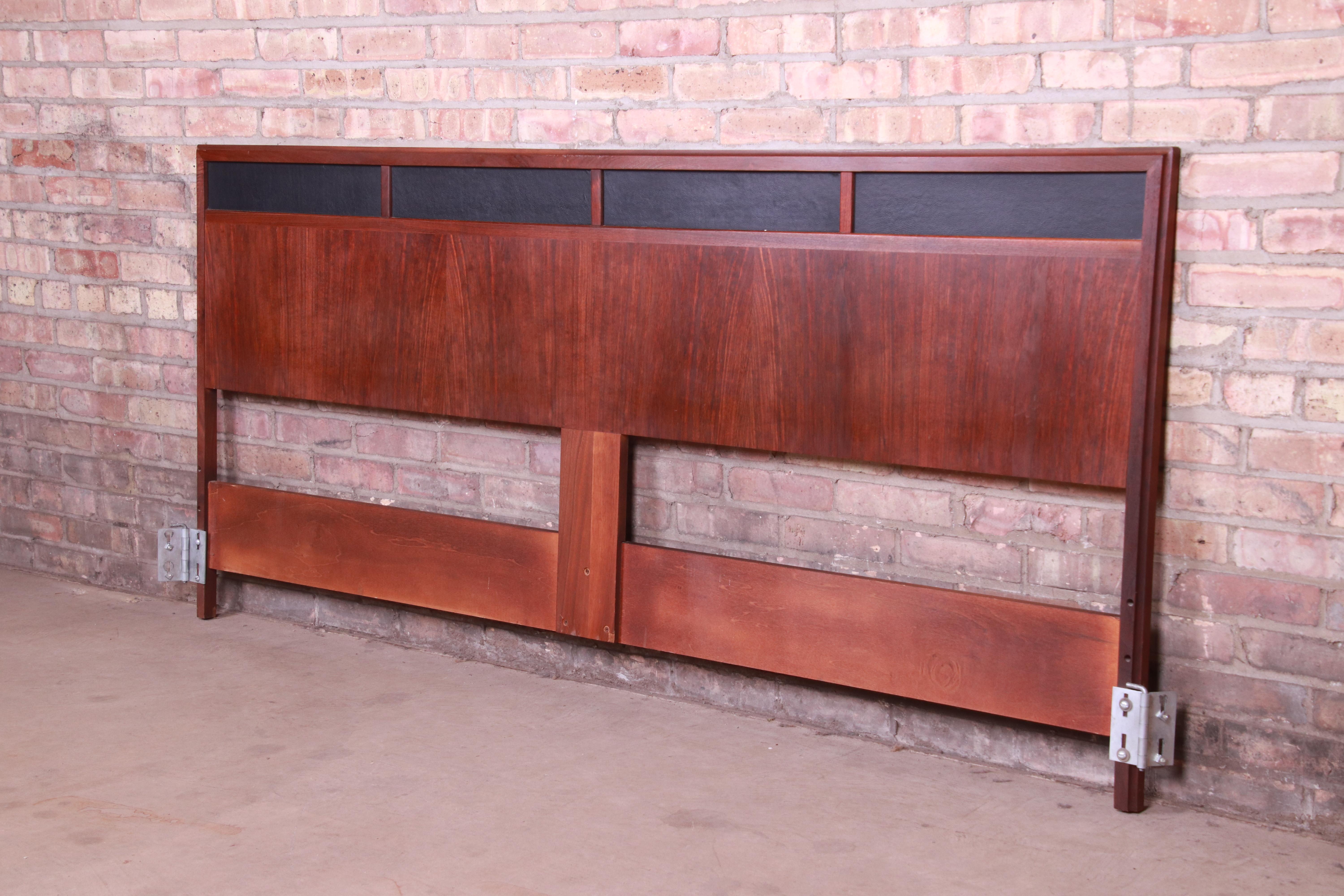 Merton Gershun for Dillingham Mid-Century Modern Walnut King Size Headboard In Good Condition For Sale In South Bend, IN