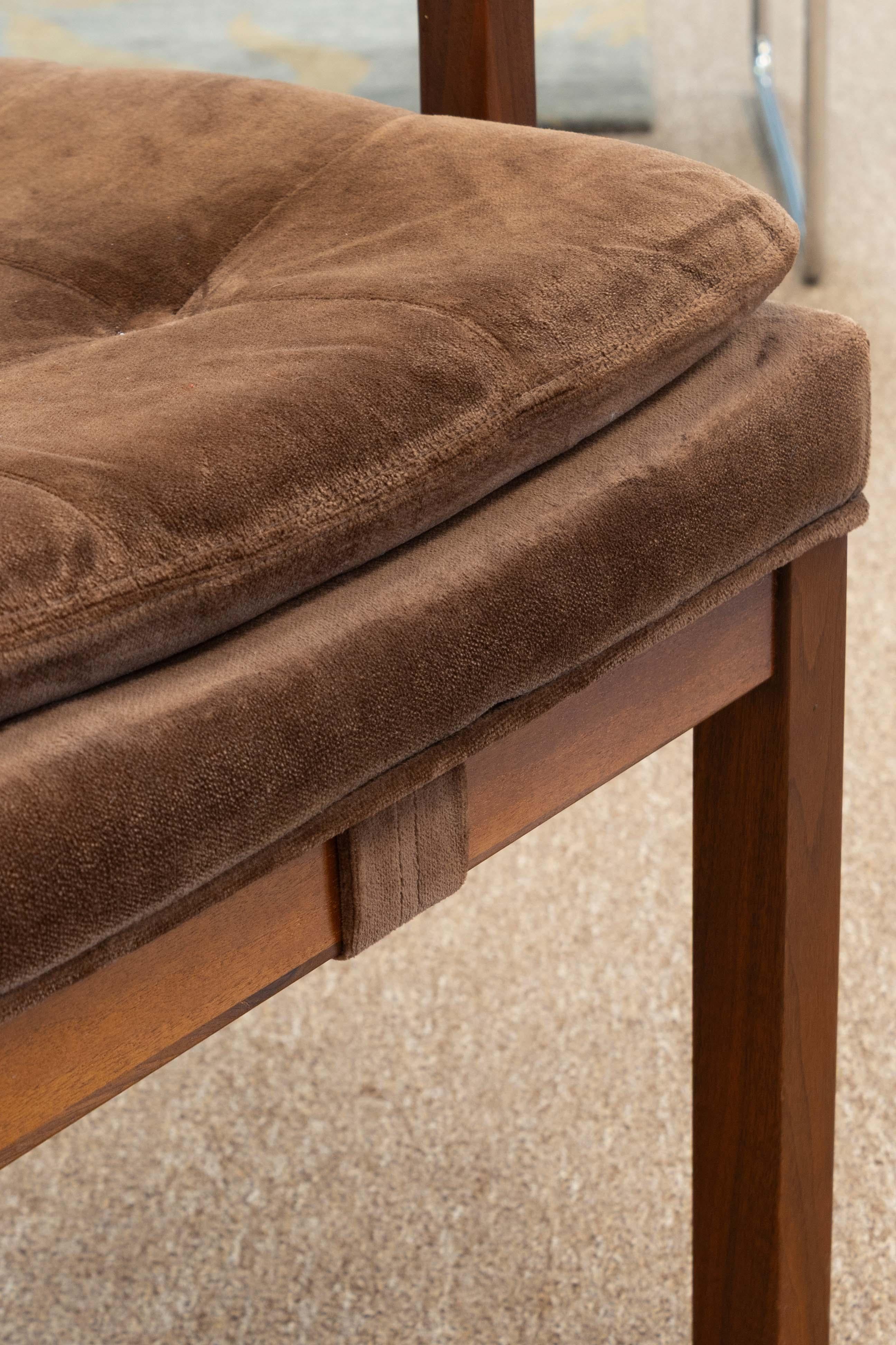 Merton Gershun per Dillingham Set di 6 sedie da pranzo imbottite marroni in vendita 4