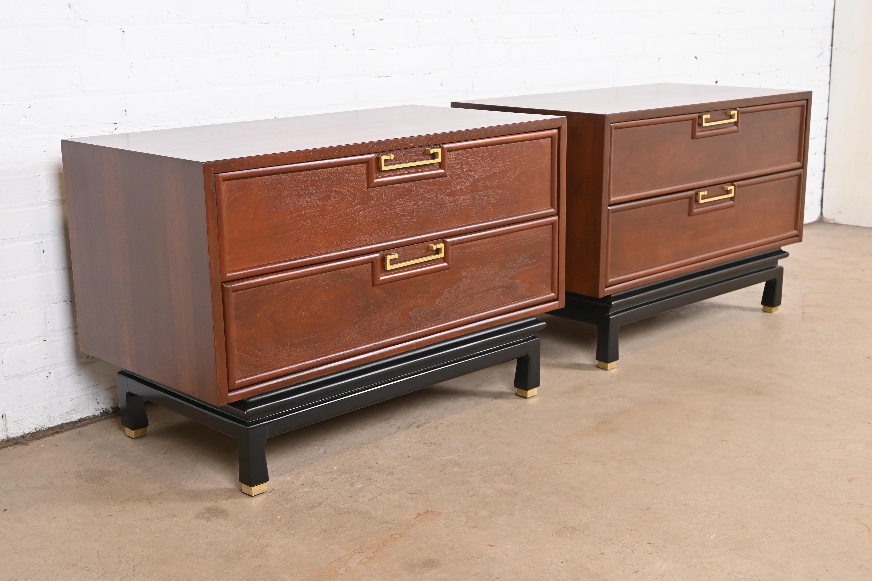 Merton Gershun Hollywood Regency Chinoiserie Walnut Bedside Chests, Refinished In Good Condition In South Bend, IN